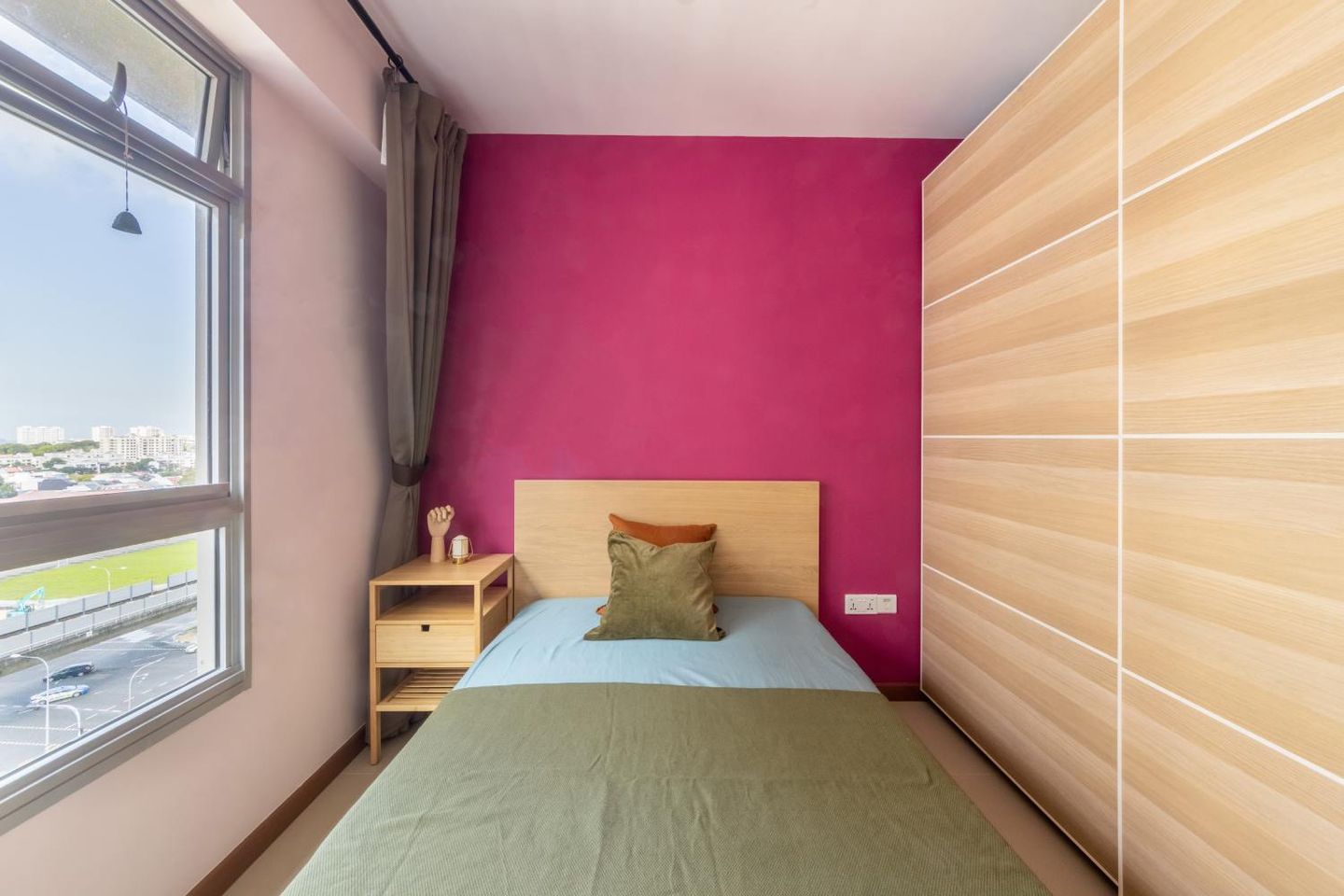 Master Bedroom With Double Bed - Livspace