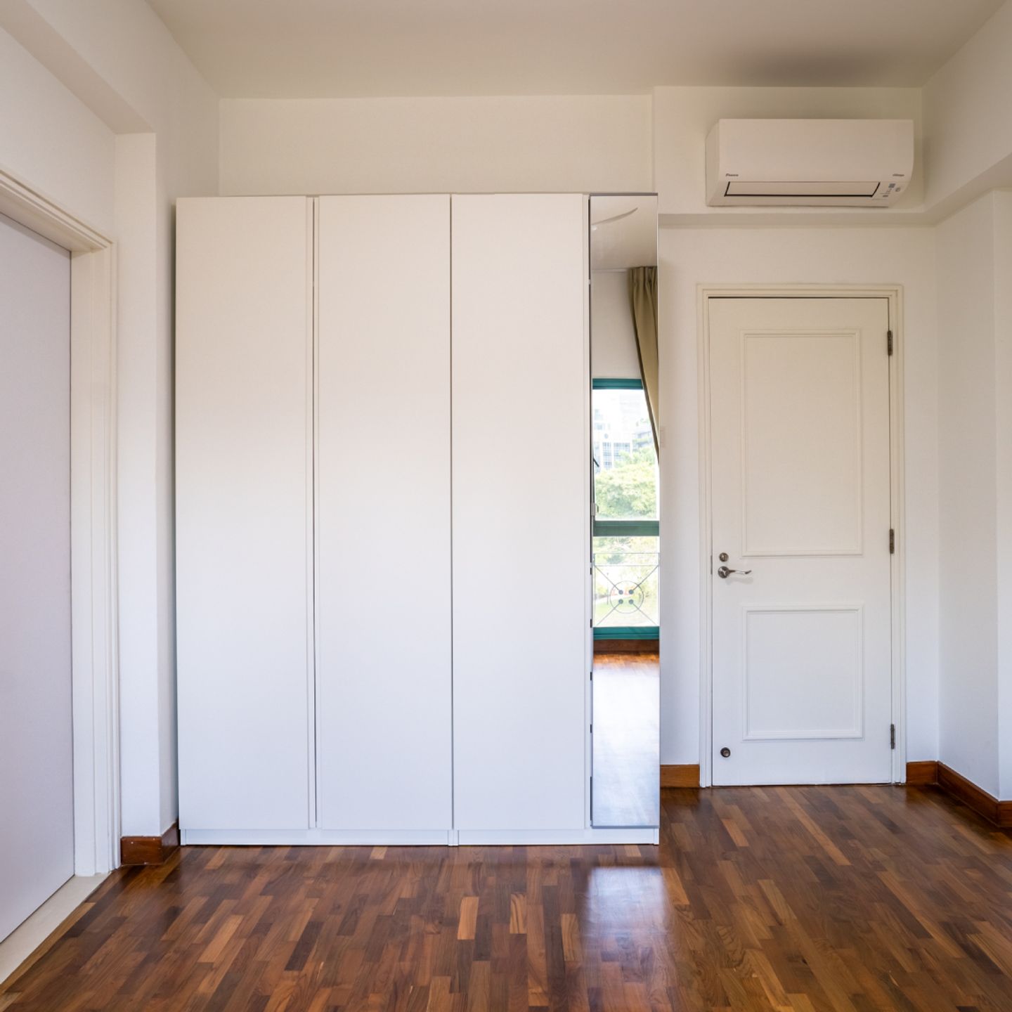 White 4-Door Wardrobe - Livspace