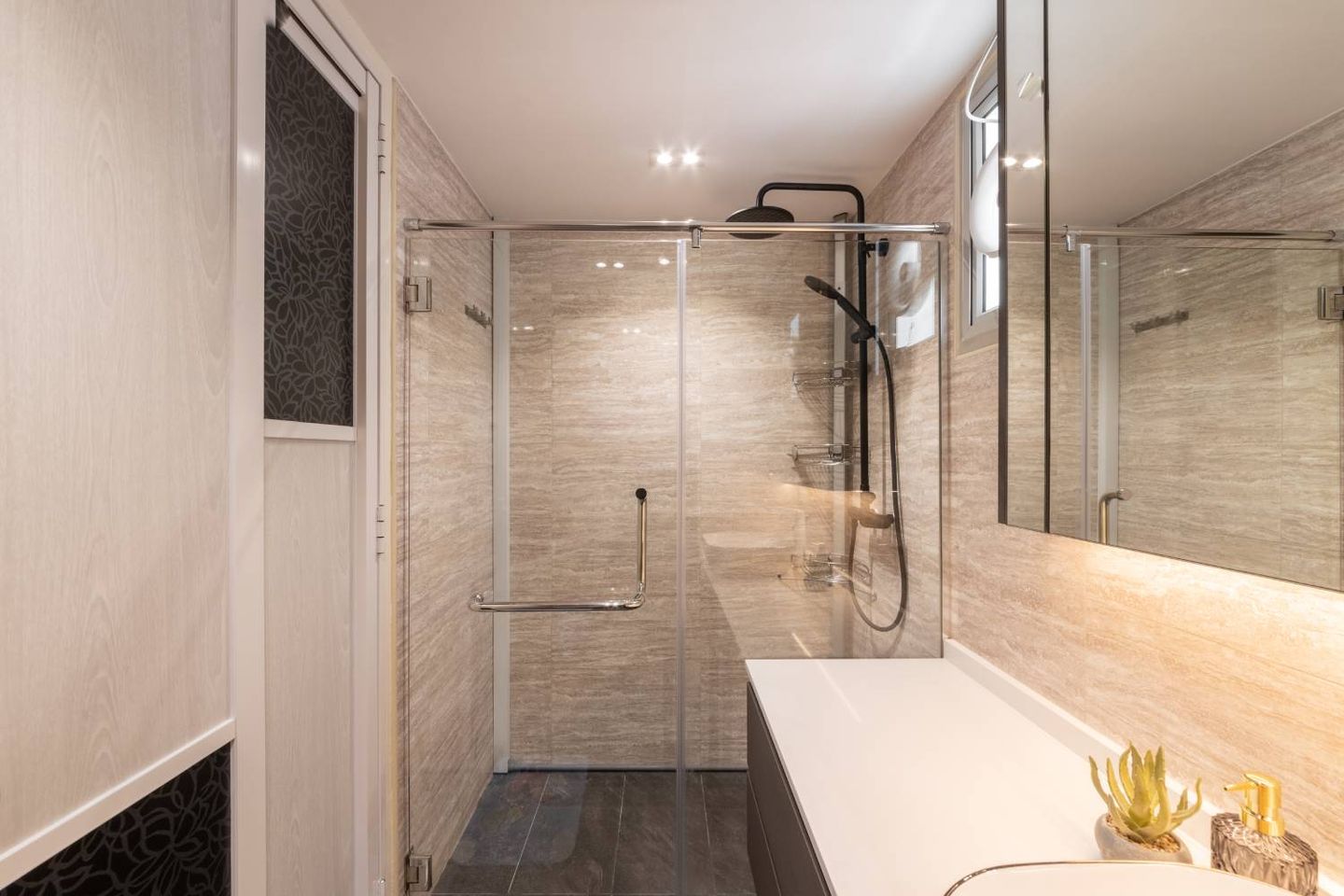 Contemporary Beige Bathroom Design With Glass Partition