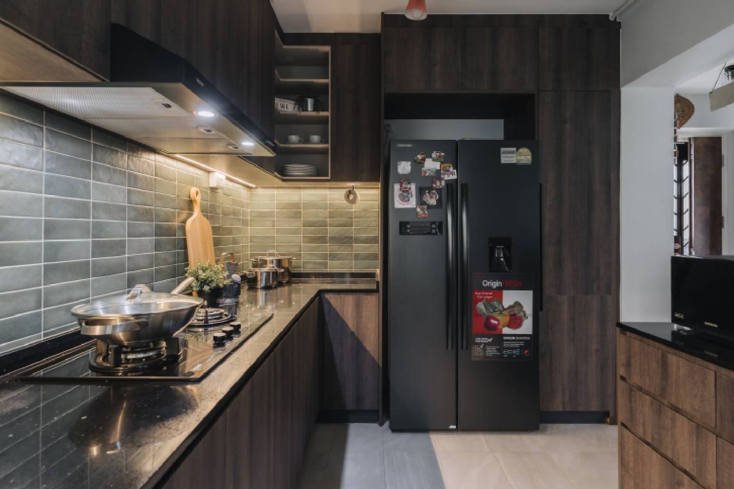 Kitchen Backsplash With Green Ceramic Tiling Design - Livspace
