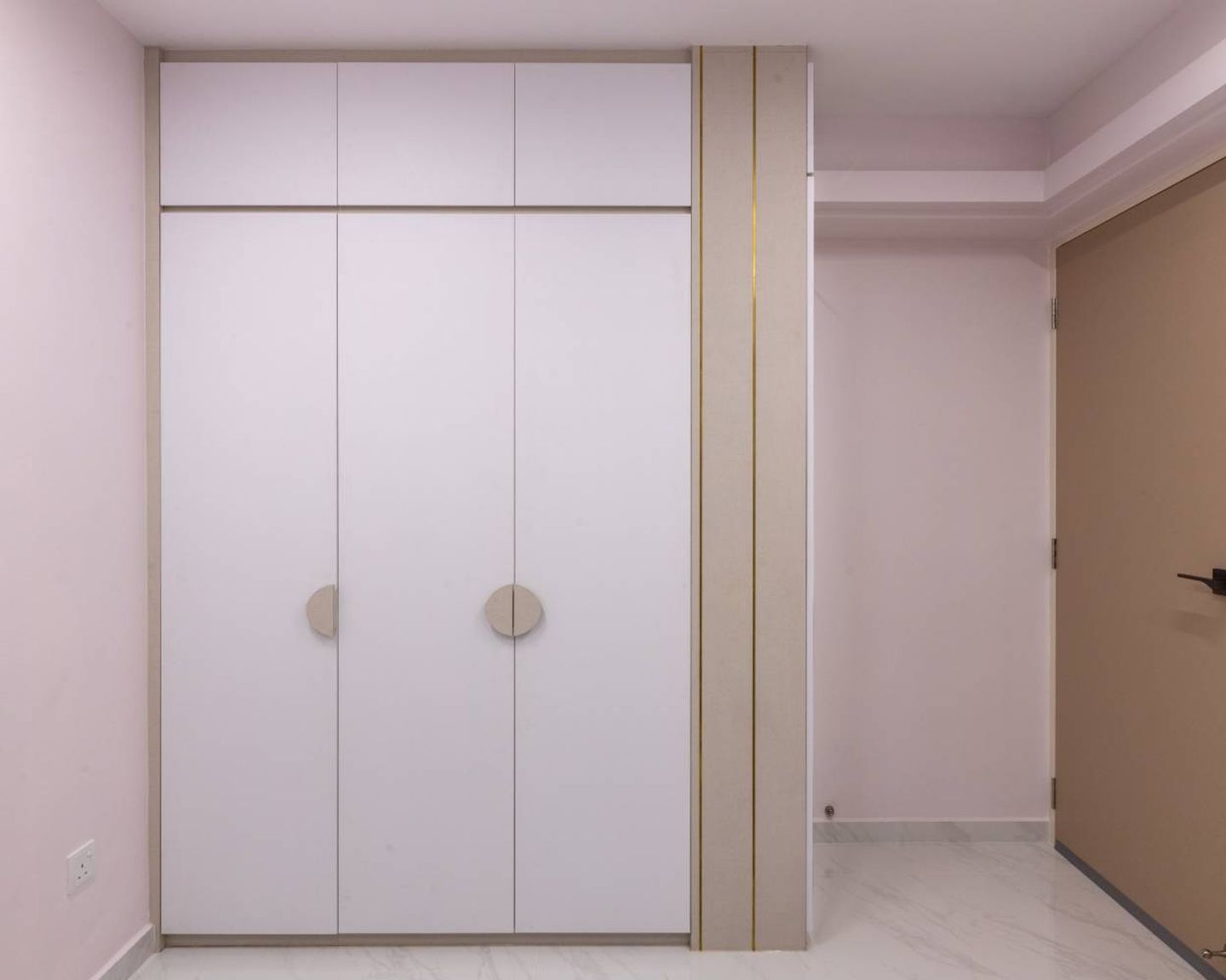 3 Door Swing Wardrobe Design With Maximum Storage - Livspace
