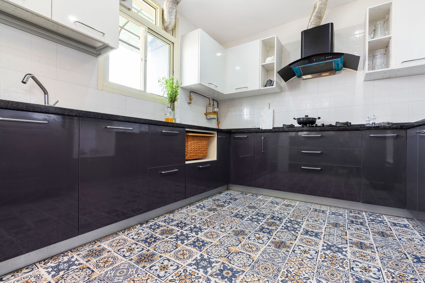 10x10 Ft Slate Grey U-Shaped Modular Kitchen with Granite Countertop - Livspace