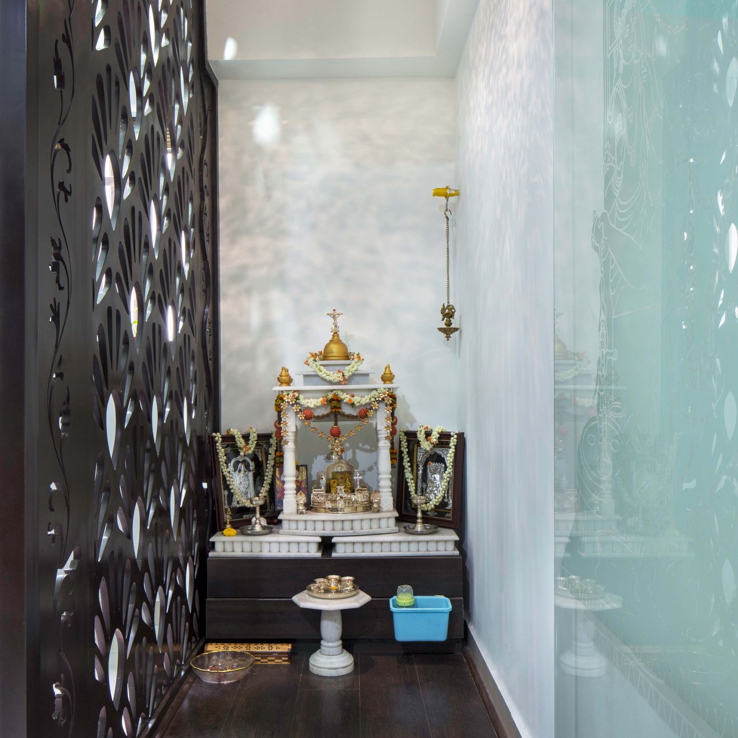3x5 Ft Pooja Unit Design With Mystic Walnut Laminates And Ornate Partition Wall - Livspace