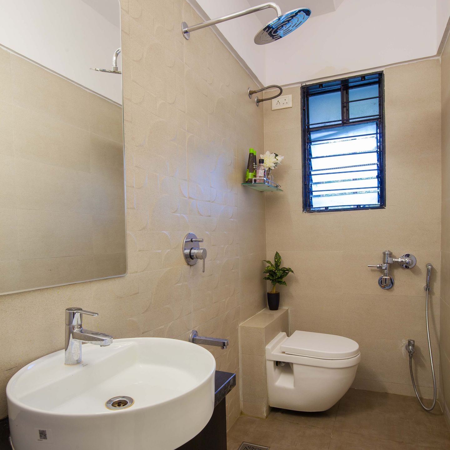 Bathroom Design With Textured Tiles - Livspace