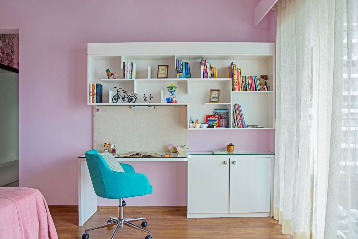 Modern Kids Bedroom Design With White And Pink Bed And Wooden Flooring