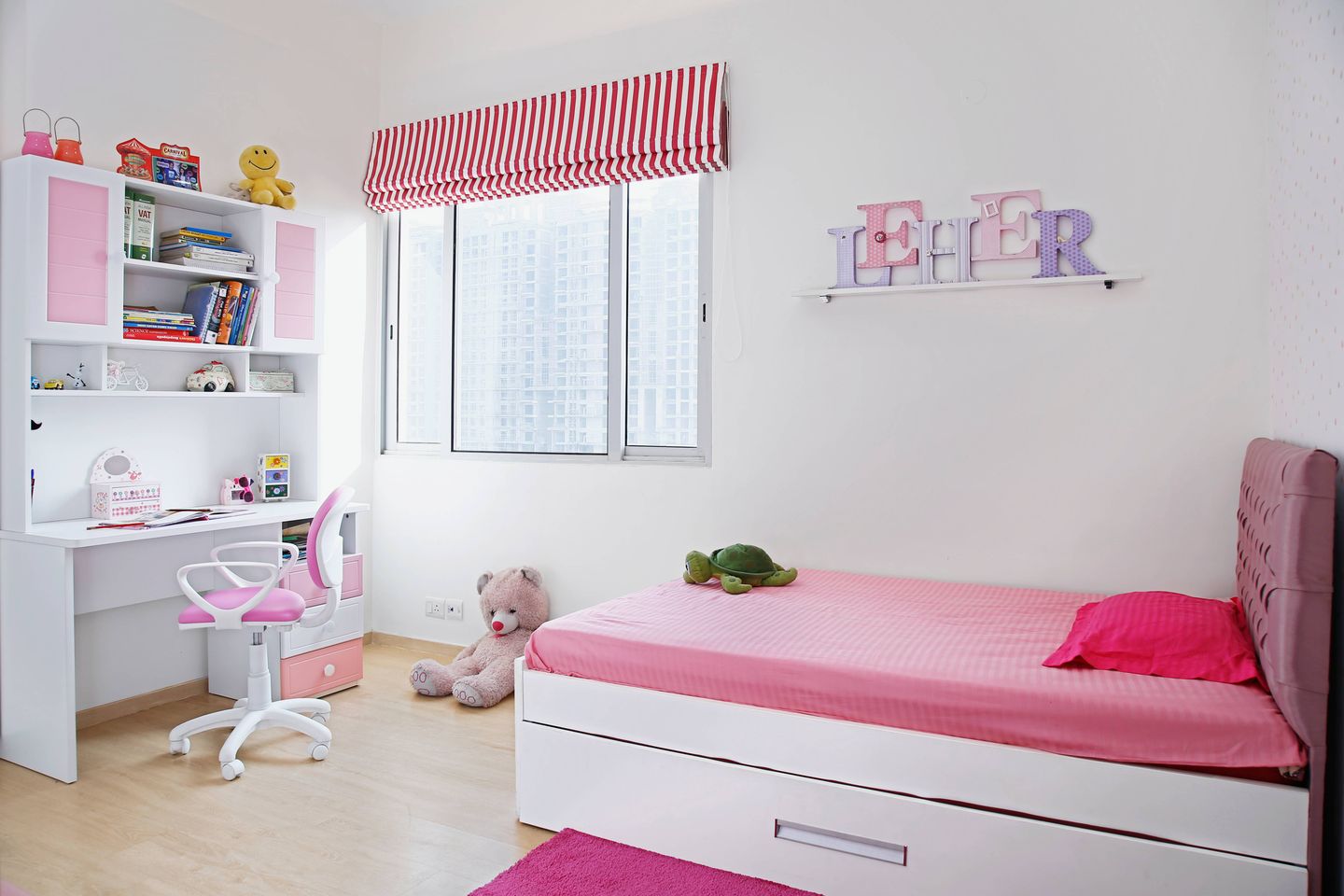 Modern Kids Room Design With A single Bed With Built-In Storage