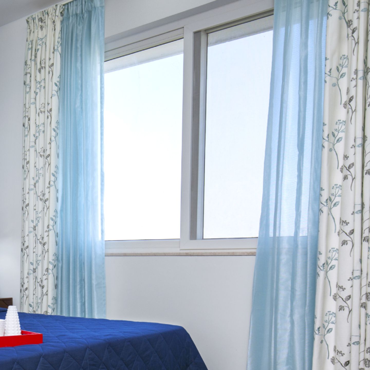 White Sliding Window Design For Bedrooms - Livspace