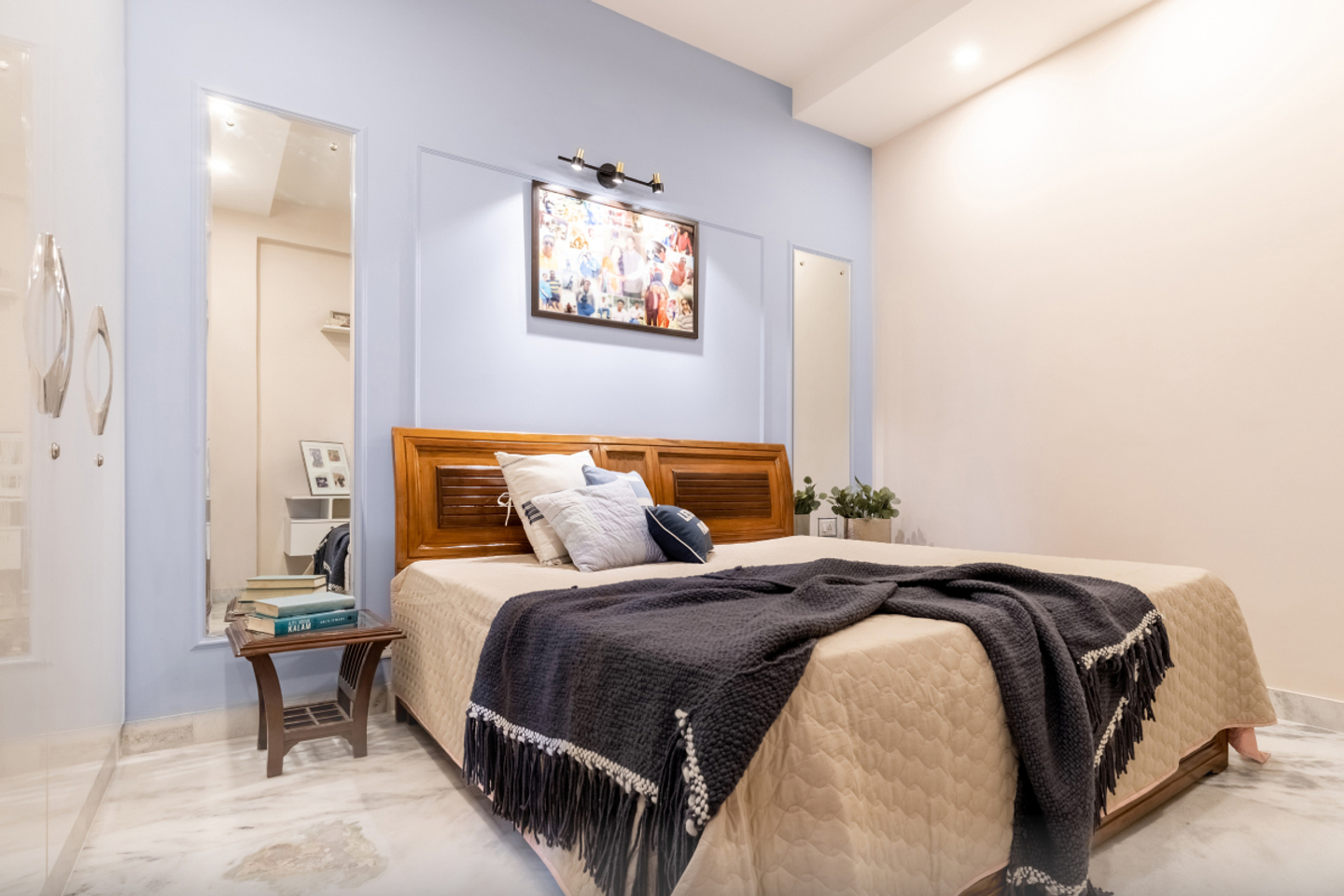 Blue Bedroom Wall Paint With Wall Sconce | Livspace