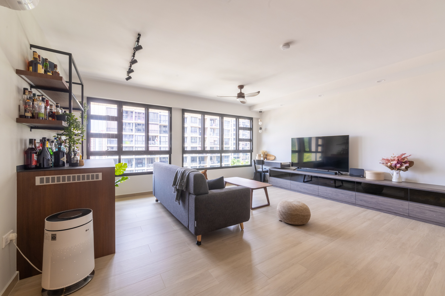 Spacious Living Room With Minimal Interior Design - Livspace