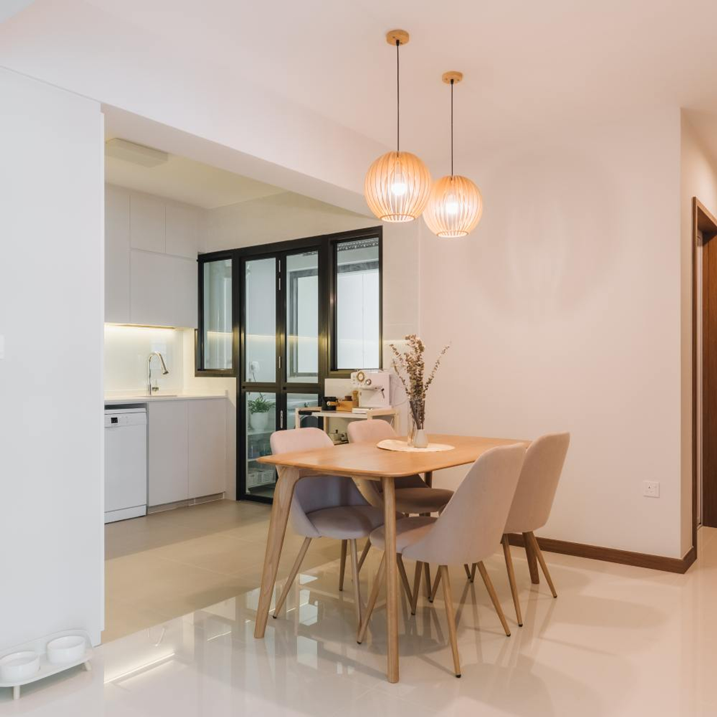 Minimal Dining Room For HDB | Livspace