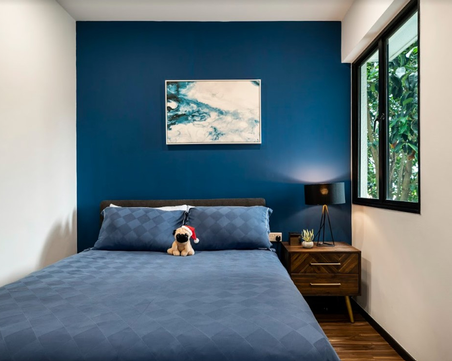 Bold Dark Blue Wall Paint Design Livspace