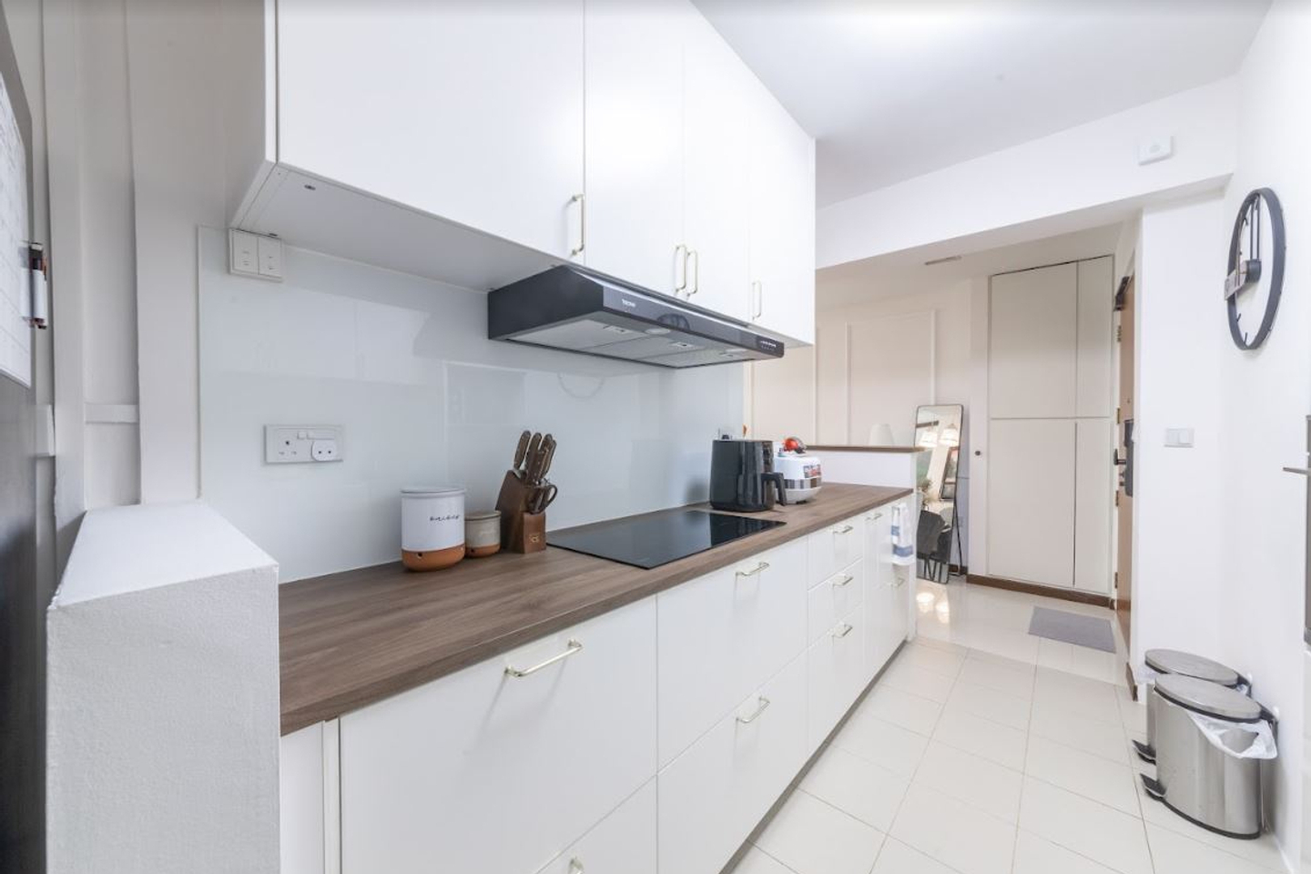 30 Smart & Stylish Ideas for Apartment Kitchens (Renter-Approved!) - Textured Kitchen Renovation Ideas For Apartments