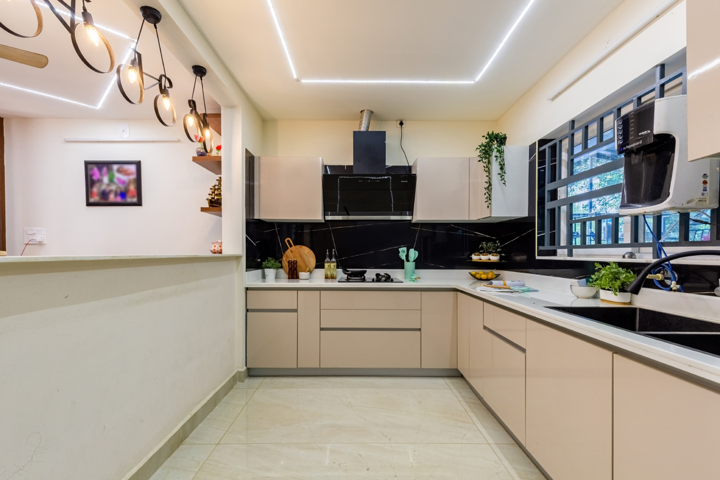 Single-Layered Kitchen Ceiling - Livspace