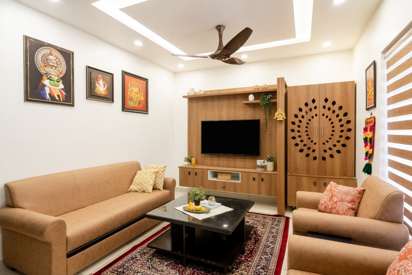 Modern False Ceiling With Recessed Lights - Livspace