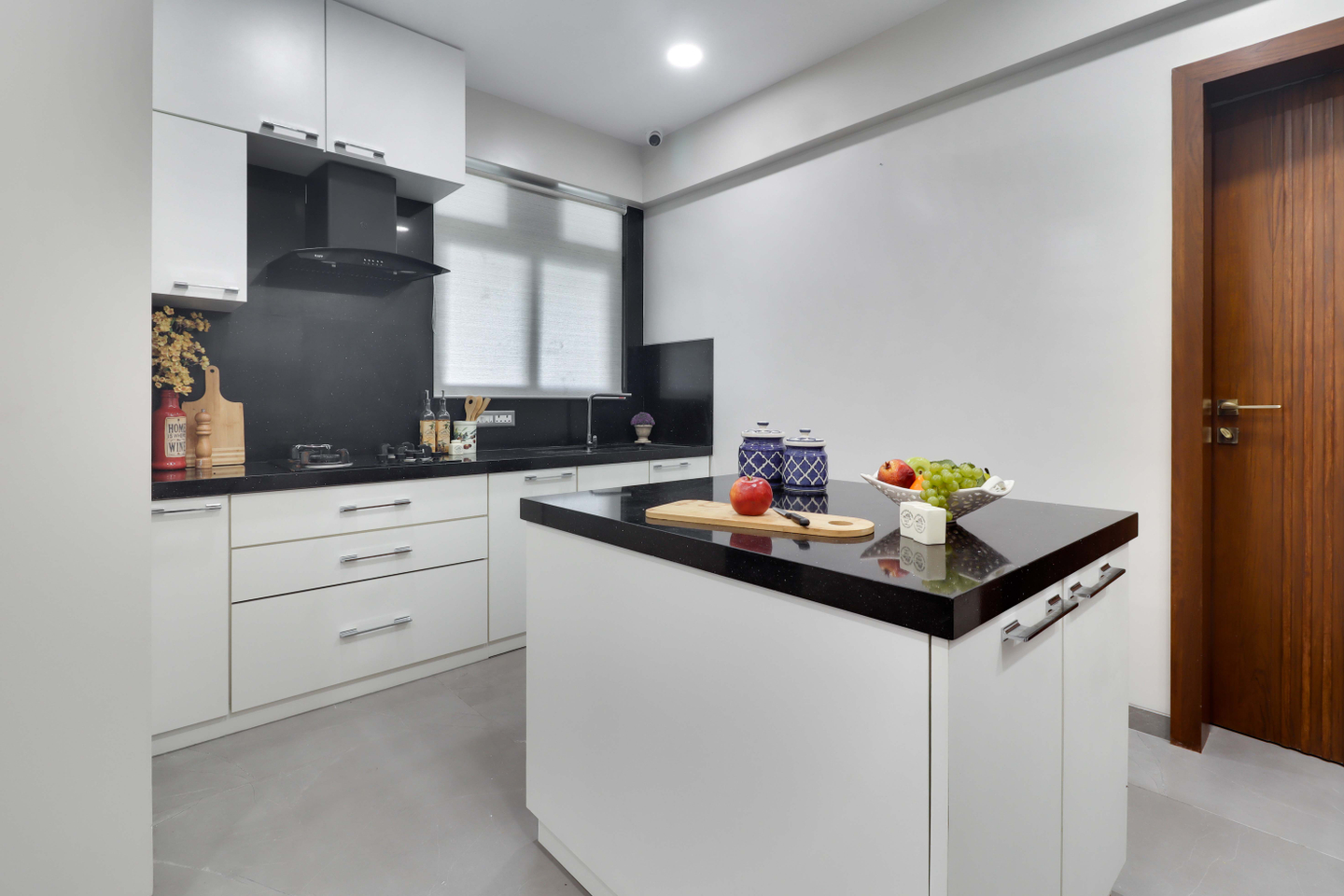 Modern Modular Island Kitchen Cabinet Design With A Granite Countertop