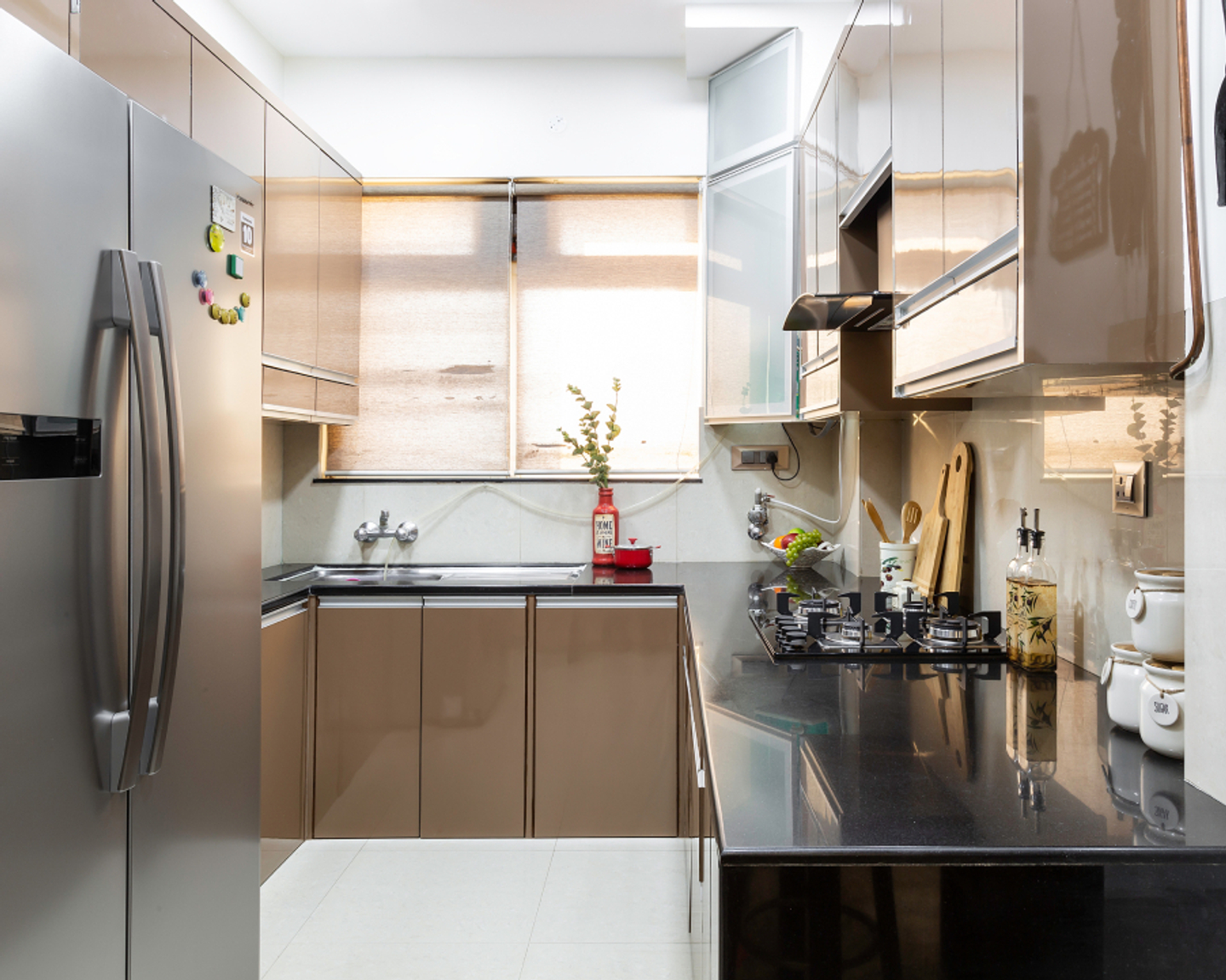 Modern Modular U-Shaped Kitchen Design With Spacious Cabinets
