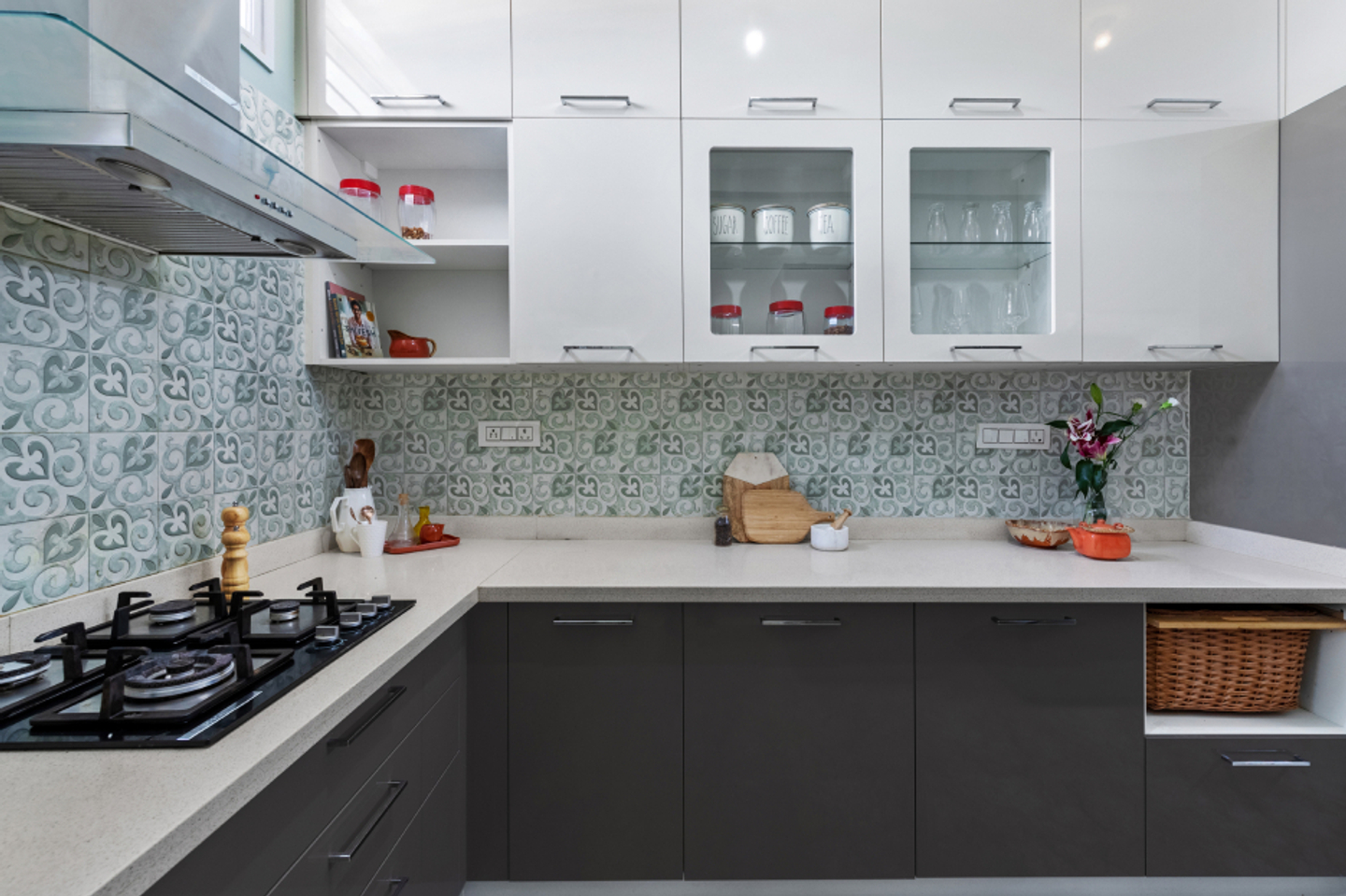 Modern L-Shaped Kitchen Design With A Corian Countertop