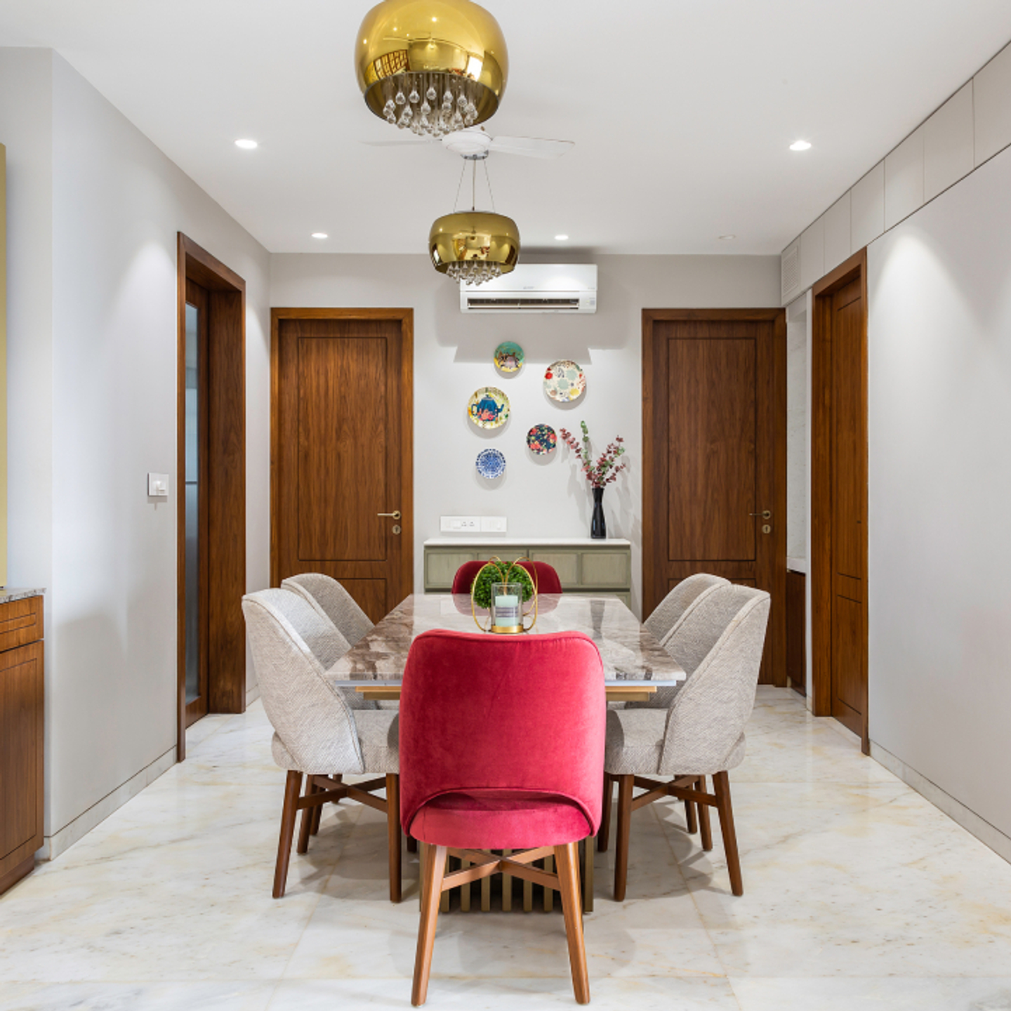 6-Seater Dining Room With Velvet Chairs - Livspace