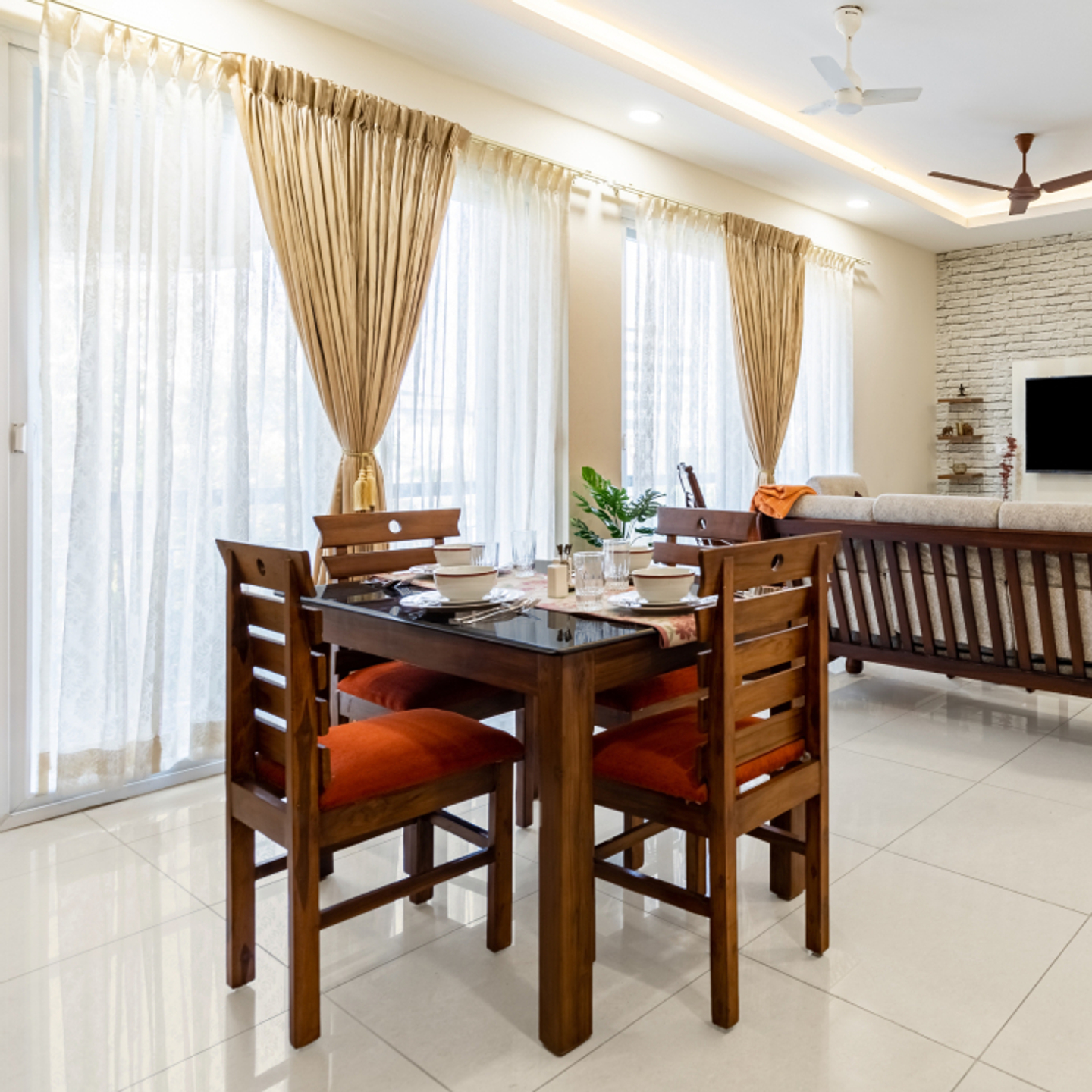 Compact Dining Room Design - Livspace