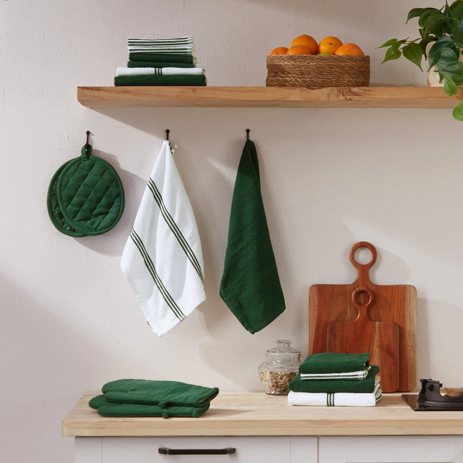 Solid Dyed Cotton Polyester blend Forest Green 16 Piece Kitchen Linen Set | Kaleida