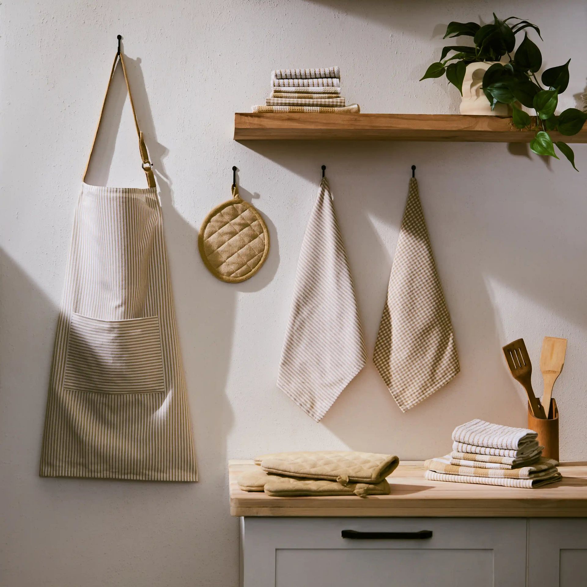 Solid Dyed Cotton Polyester blend Beige 20 Piece Kitchen Linen Set | Nonna's Home
