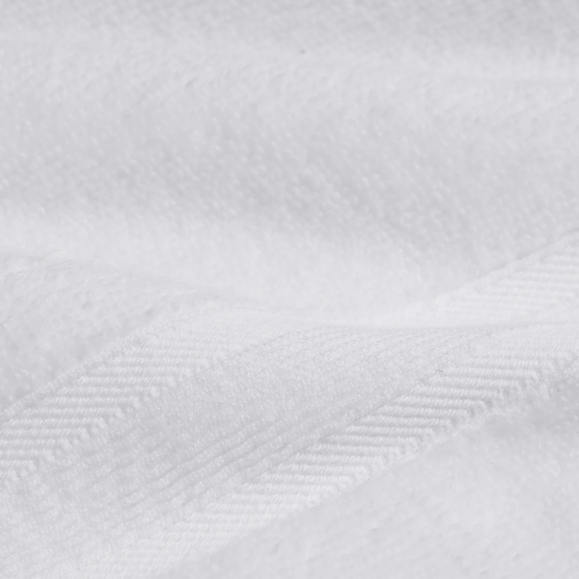 Solid Dyed 550 GSM 100% Cotton Optical White Face Towel | Pelushe