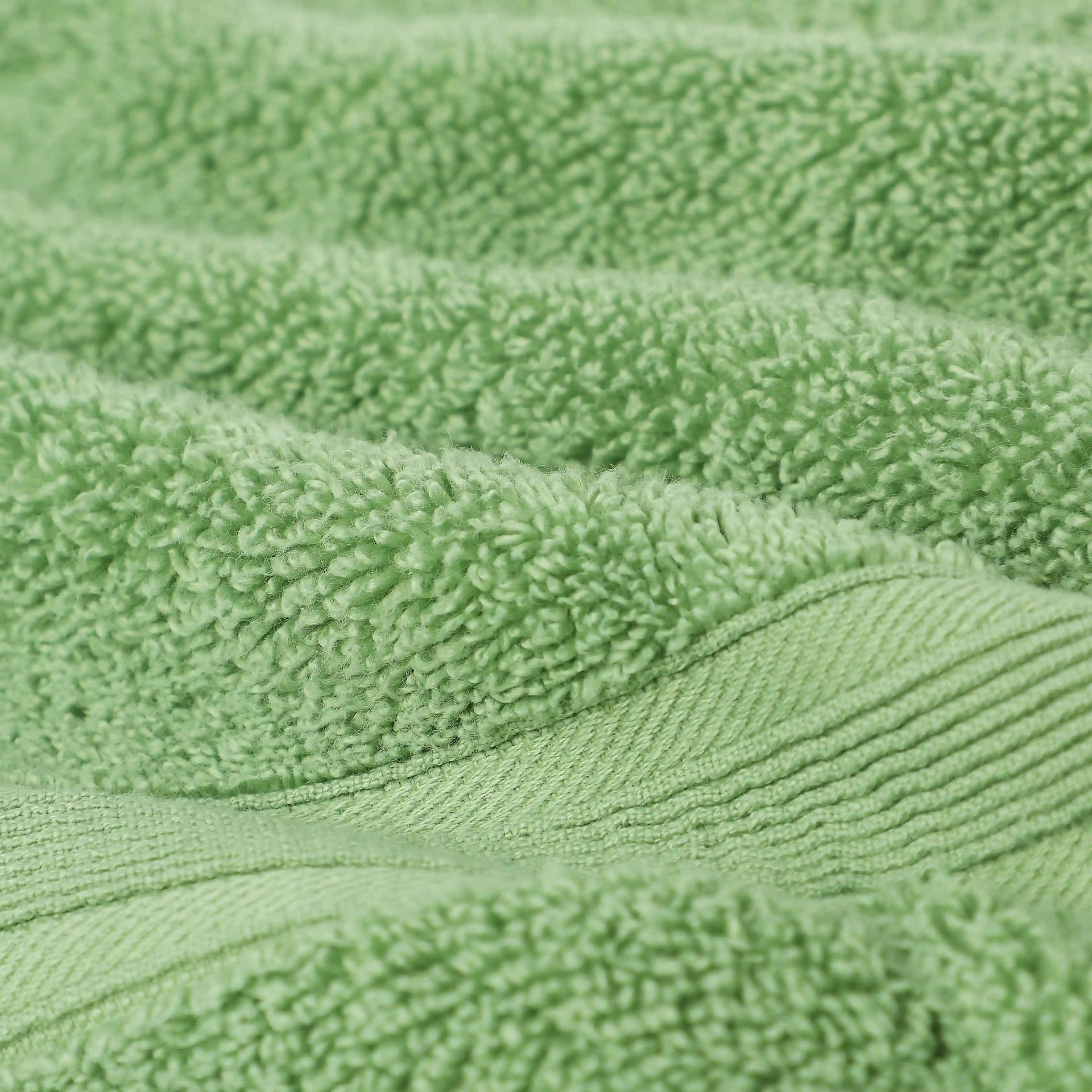 Solid Dyed 550 GSM 100% Cotton Forest Green Face Towel | Pelushe