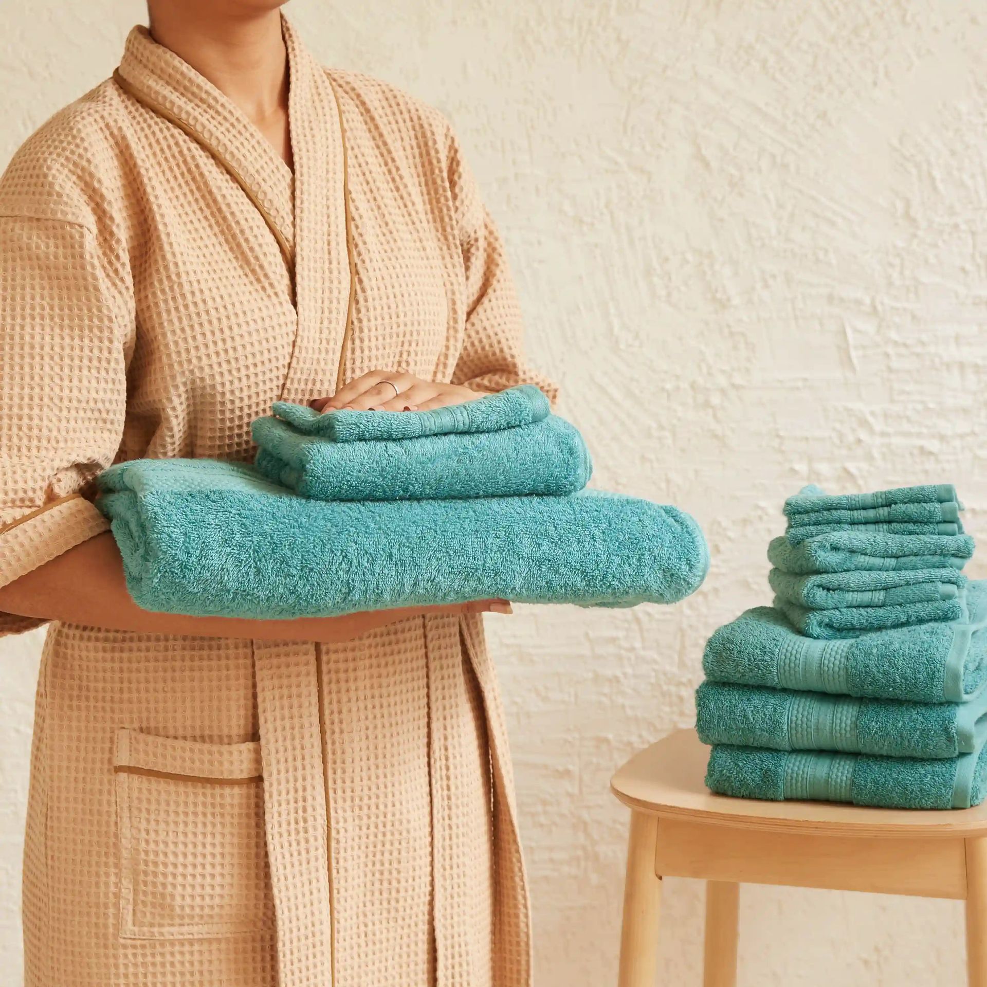Solid Dyed 475 GSM 100% Cotton Teal 12 Piece Towel Set | Paleto