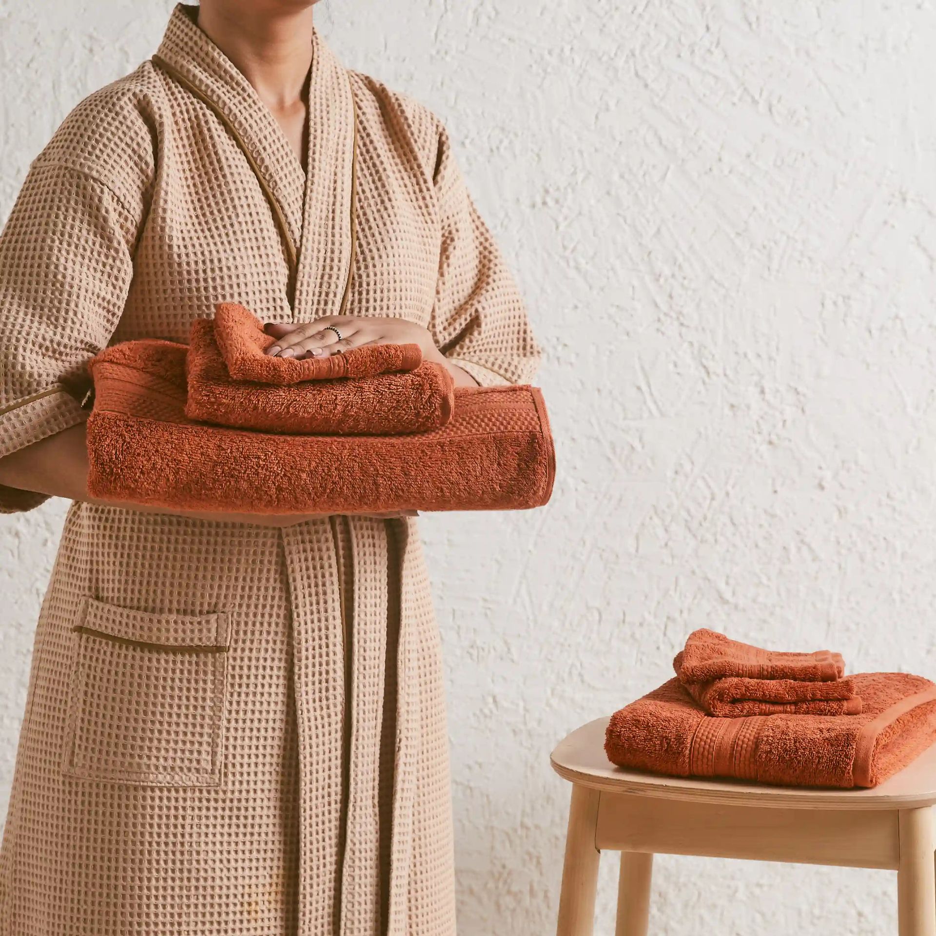 Solid Dyed 475 GSM 100% Cotton Burnt Red 6 Piece Towel Set | Paleto