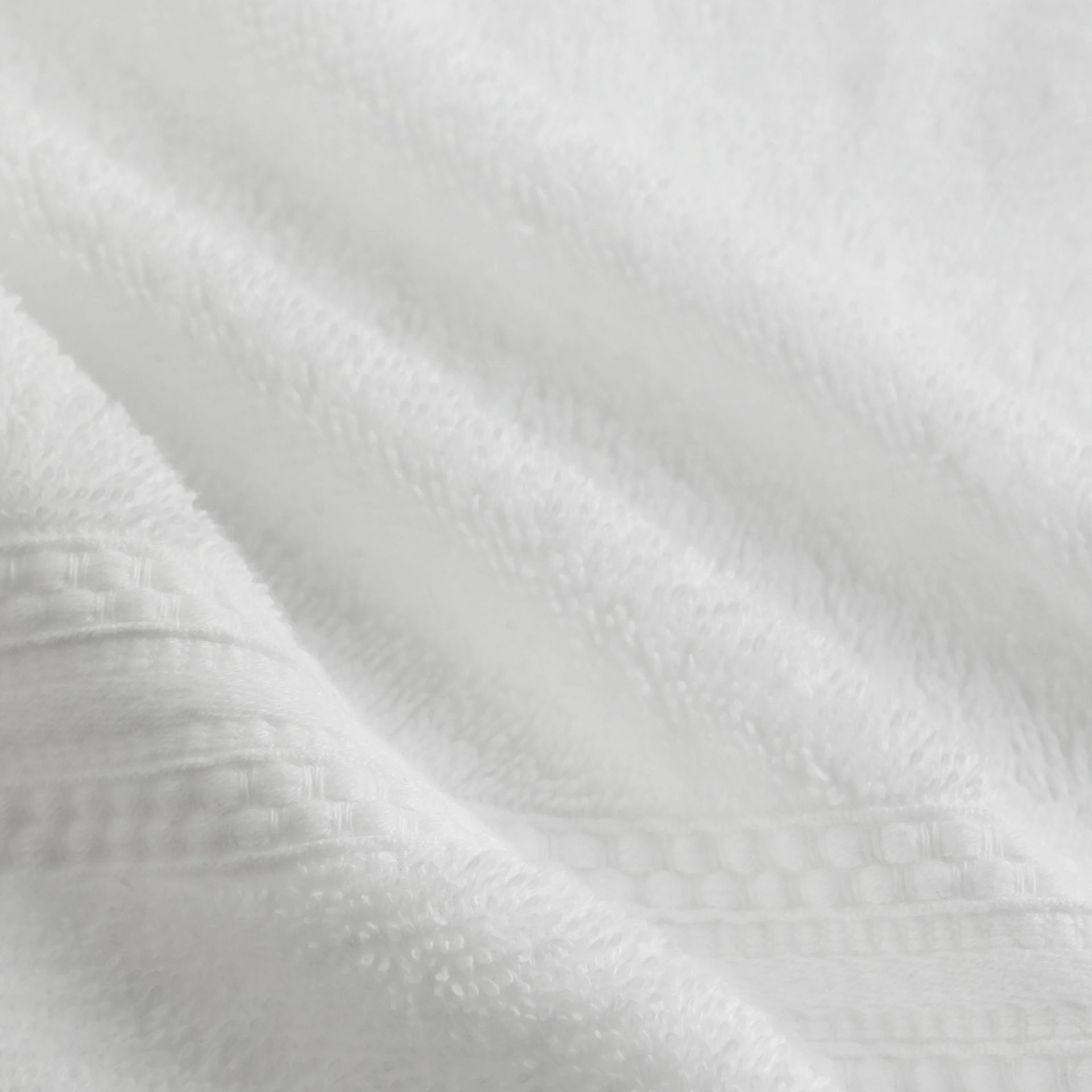 Solid Dyed 475 GSM 100% Cotton Optical White Bath Towel | Paleto