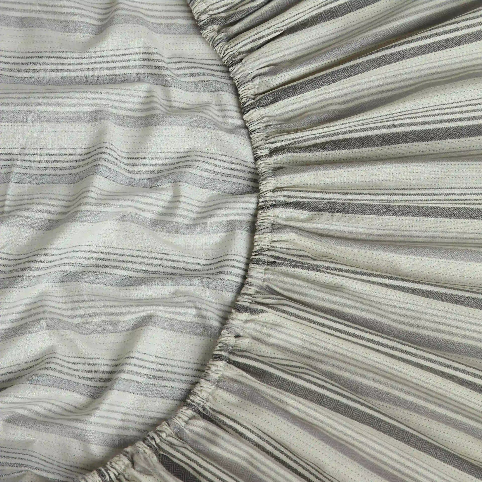 Geometric 200 TC Cotton Black & White King Fitted Sheet Set | Threadscapes