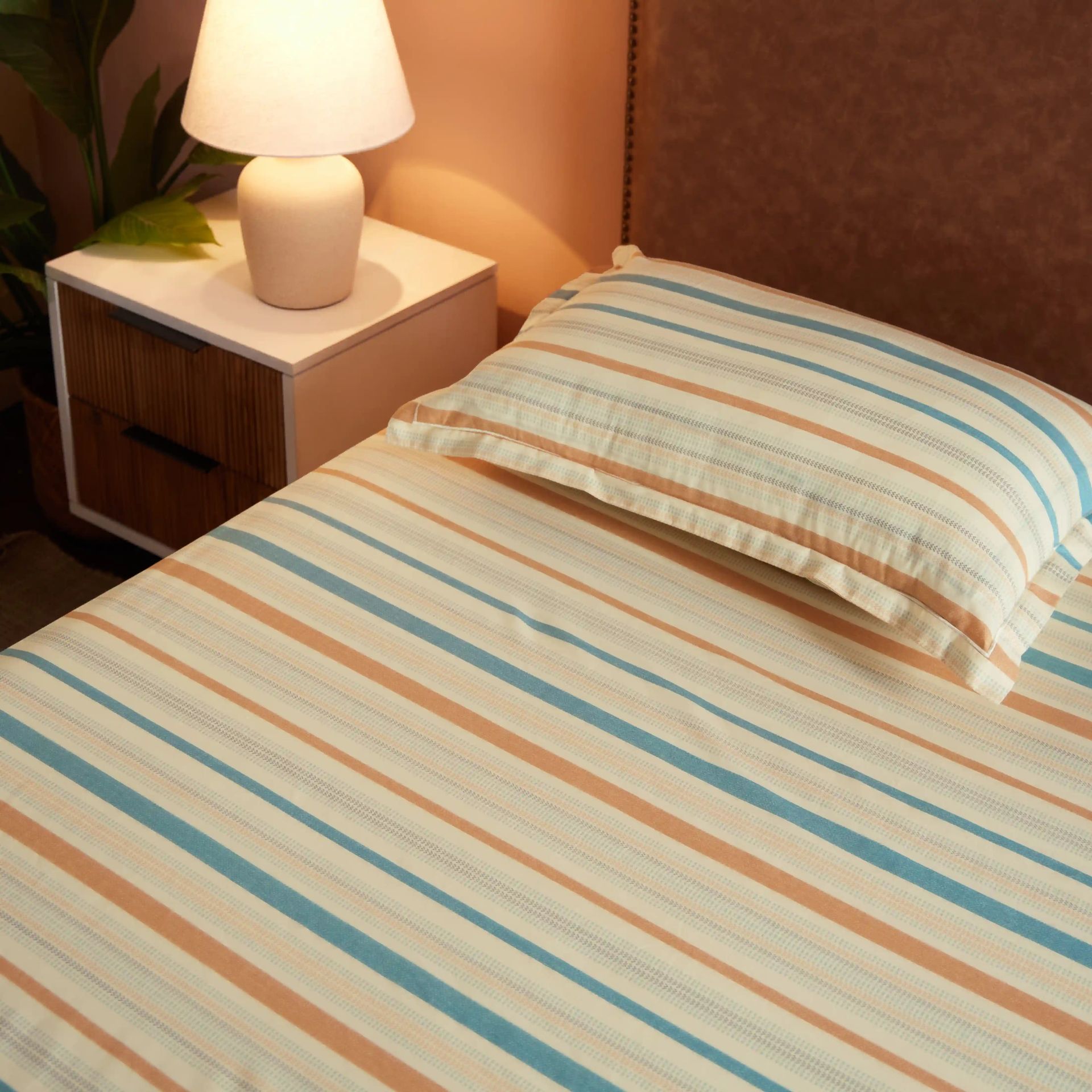 Geometric 200 TC Cotton Multicolour Single Bedsheet Set | Threadscapes