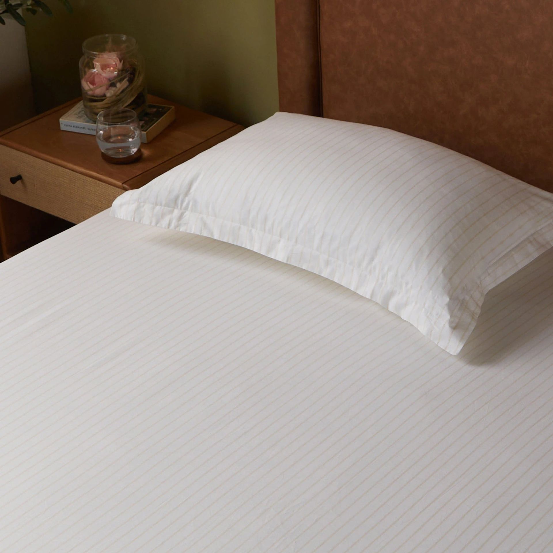Geometric 144 TC 100% Cotton Beige Single Bedsheet Set | Bloomshire Classic