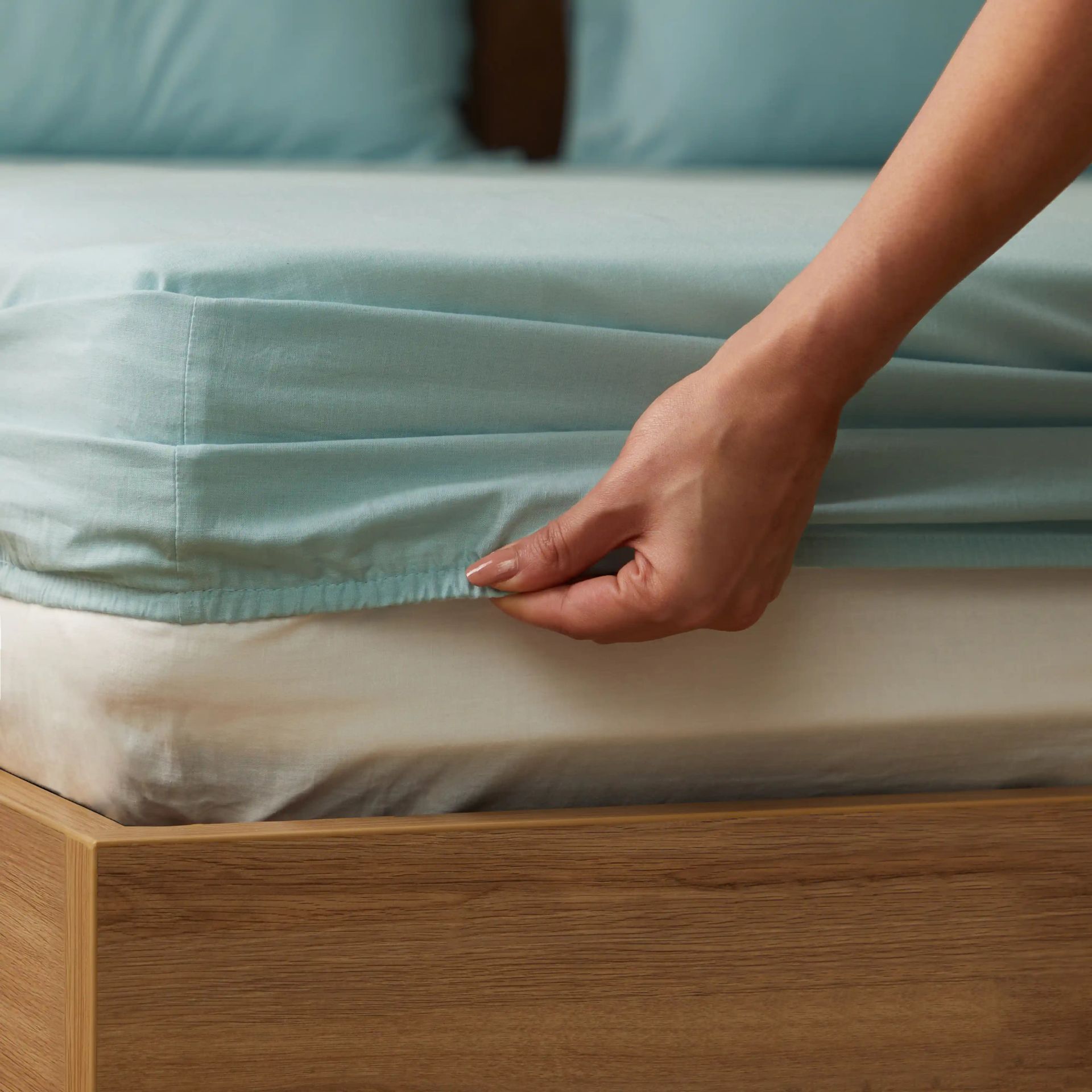 Solid Dyed 144 TC 100% Cotton Blue Sky Queen Fitted Sheet Set | Paleto
