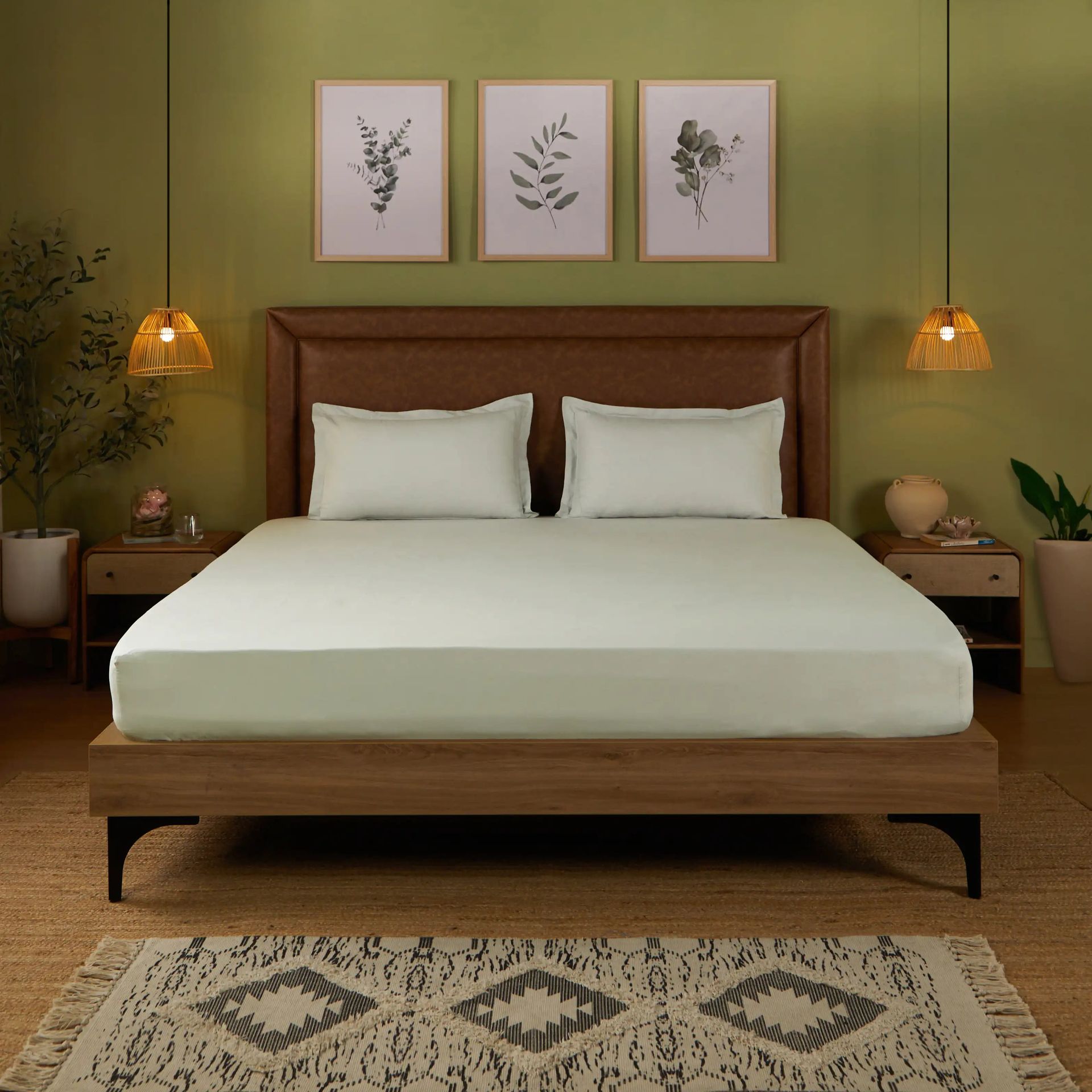 Solid Dyed 144 TC 100% Cotton Silver Queen Fitted Sheet Set | Paleto