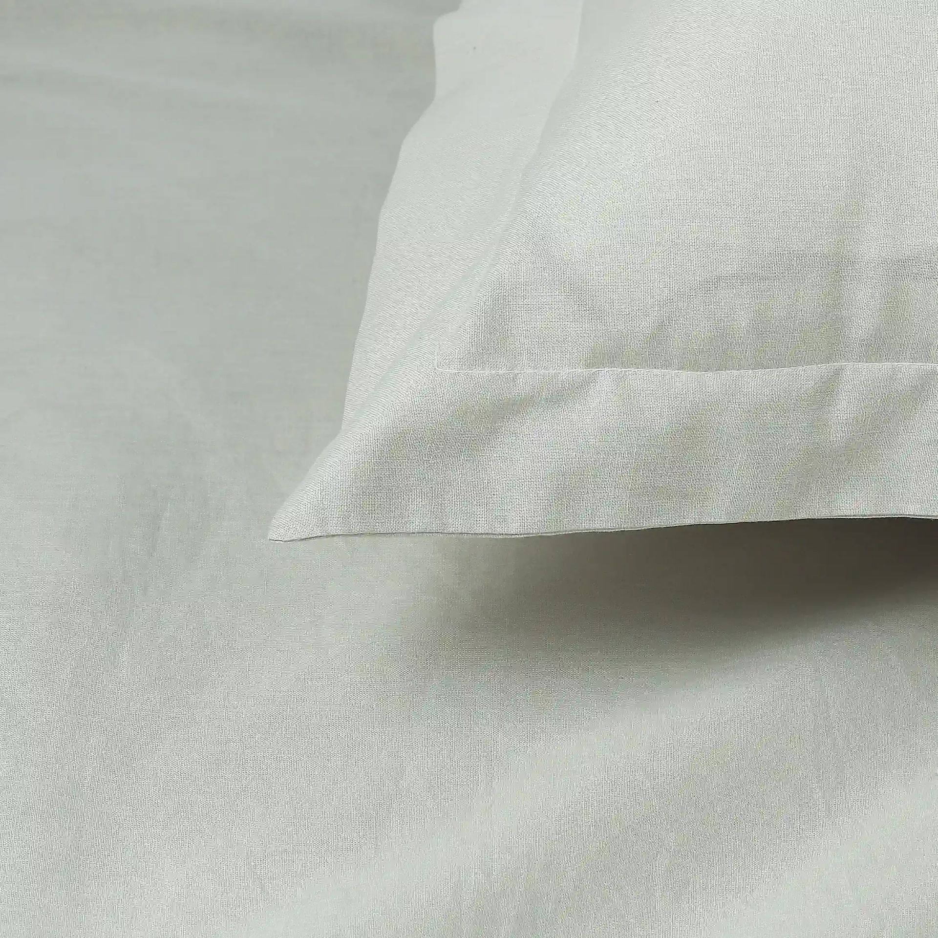 Solid Dyed 144 TC 100% Cotton Silver Queen Fitted Sheet Set | Paleto