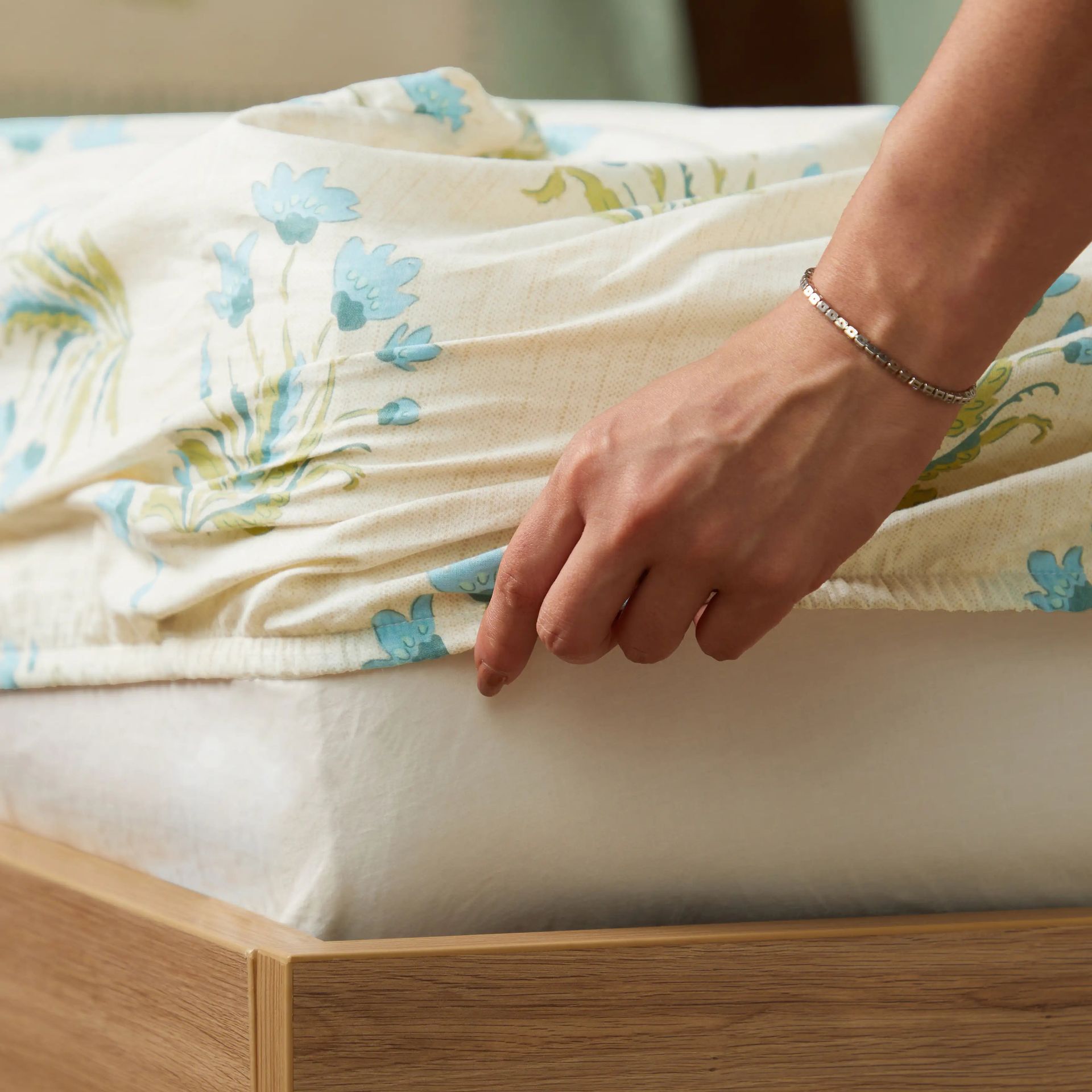 Indian Heritage 144 TC 100% Cotton Indian Sage Queen Fitted Sheet Set | Chippa Lane