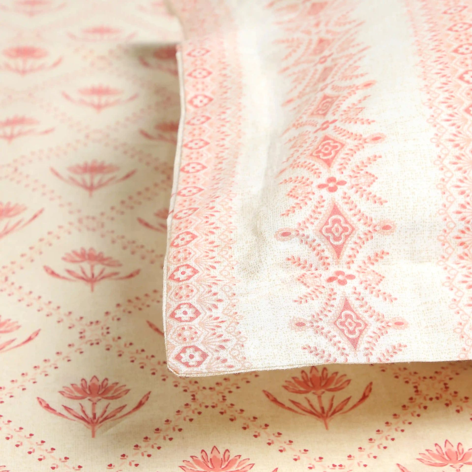 Indian Heritage 144 TC 100% Cotton Red Queen Fitted Sheet Set | Chippa Lane