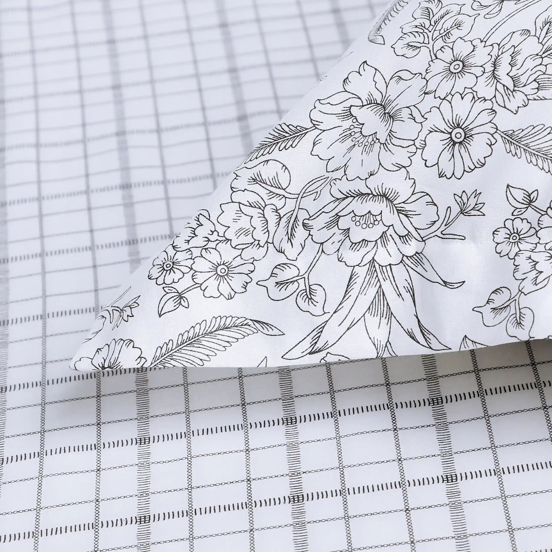 Floral Geometric 144 TC 100% Cotton Charcoal Checks Queen Fitted Sheet Set | Mishella