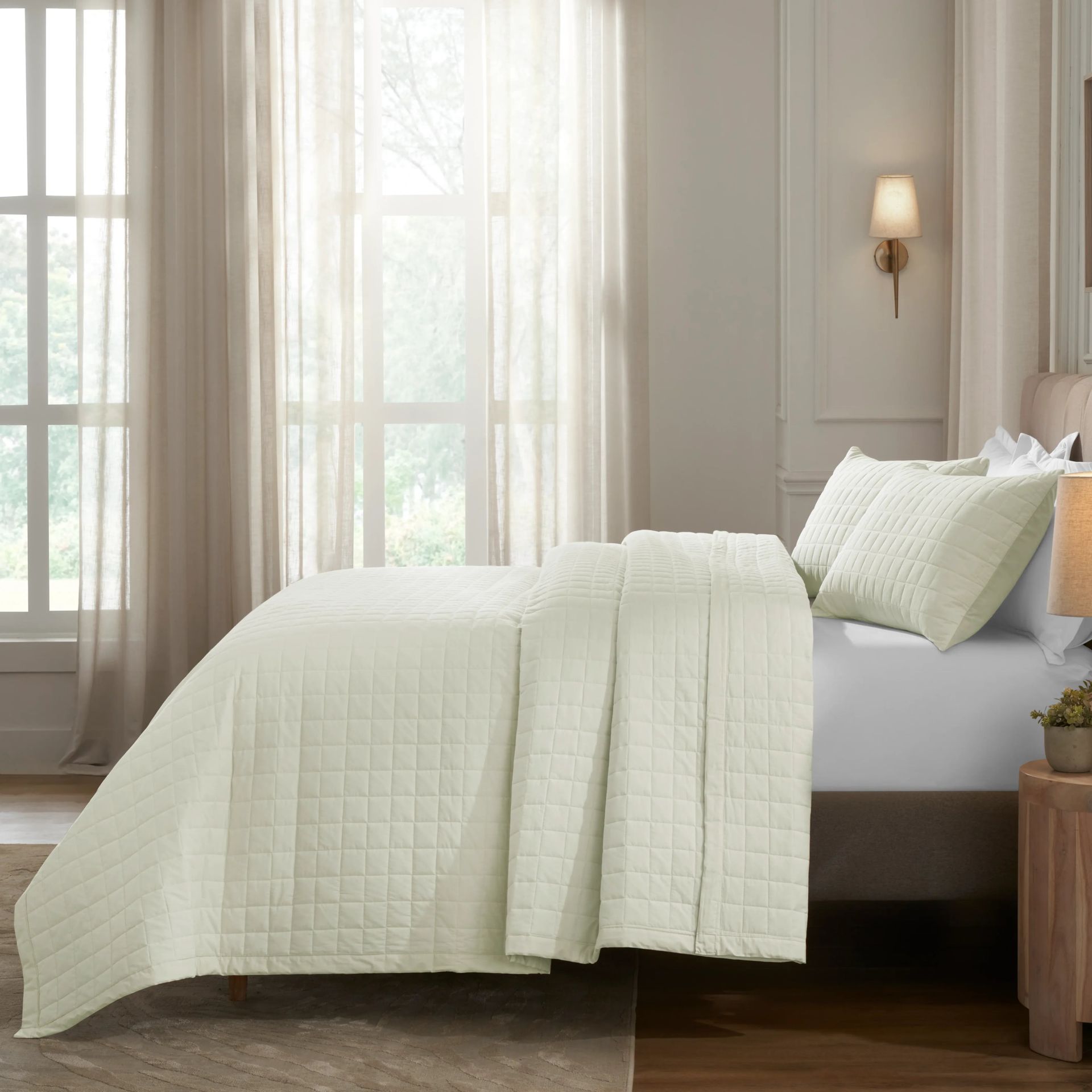 Box Quilted Solid 200 TC 100% Cotton Percale Ivory King Bed Cover Set | Nuvola