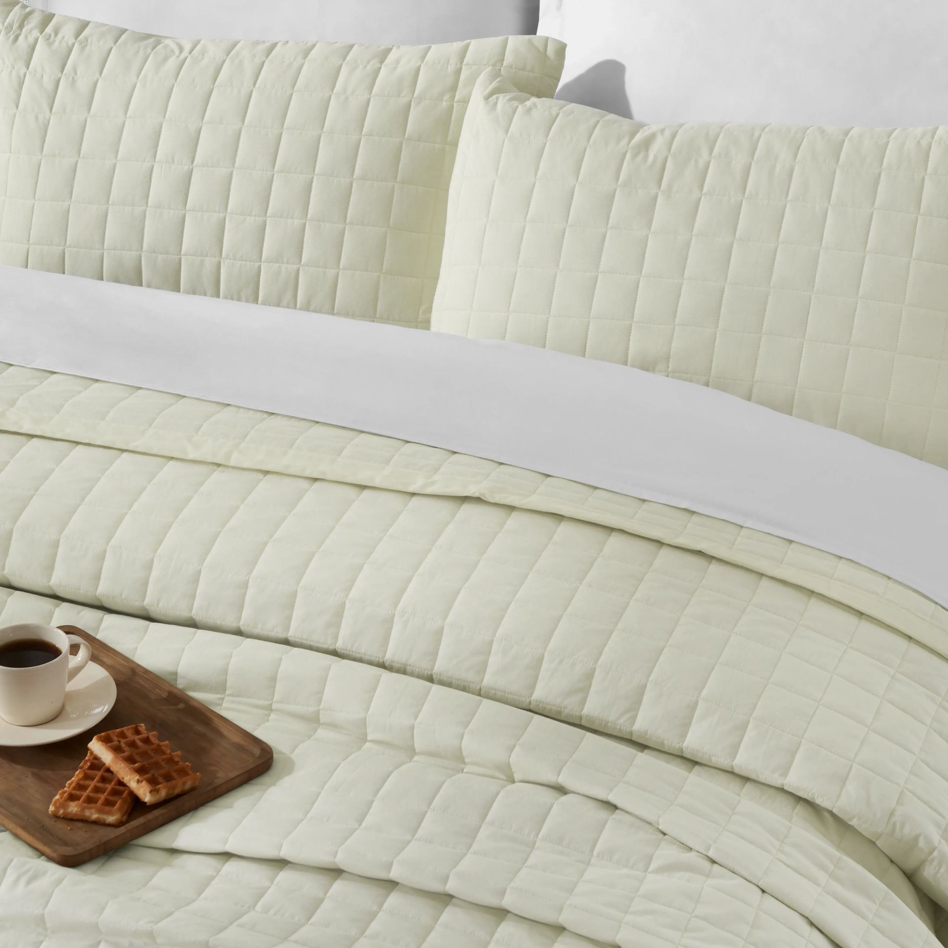 Box Quilted Solid 200 TC 100% Cotton Percale Ivory King Bed Cover Set | Nuvola