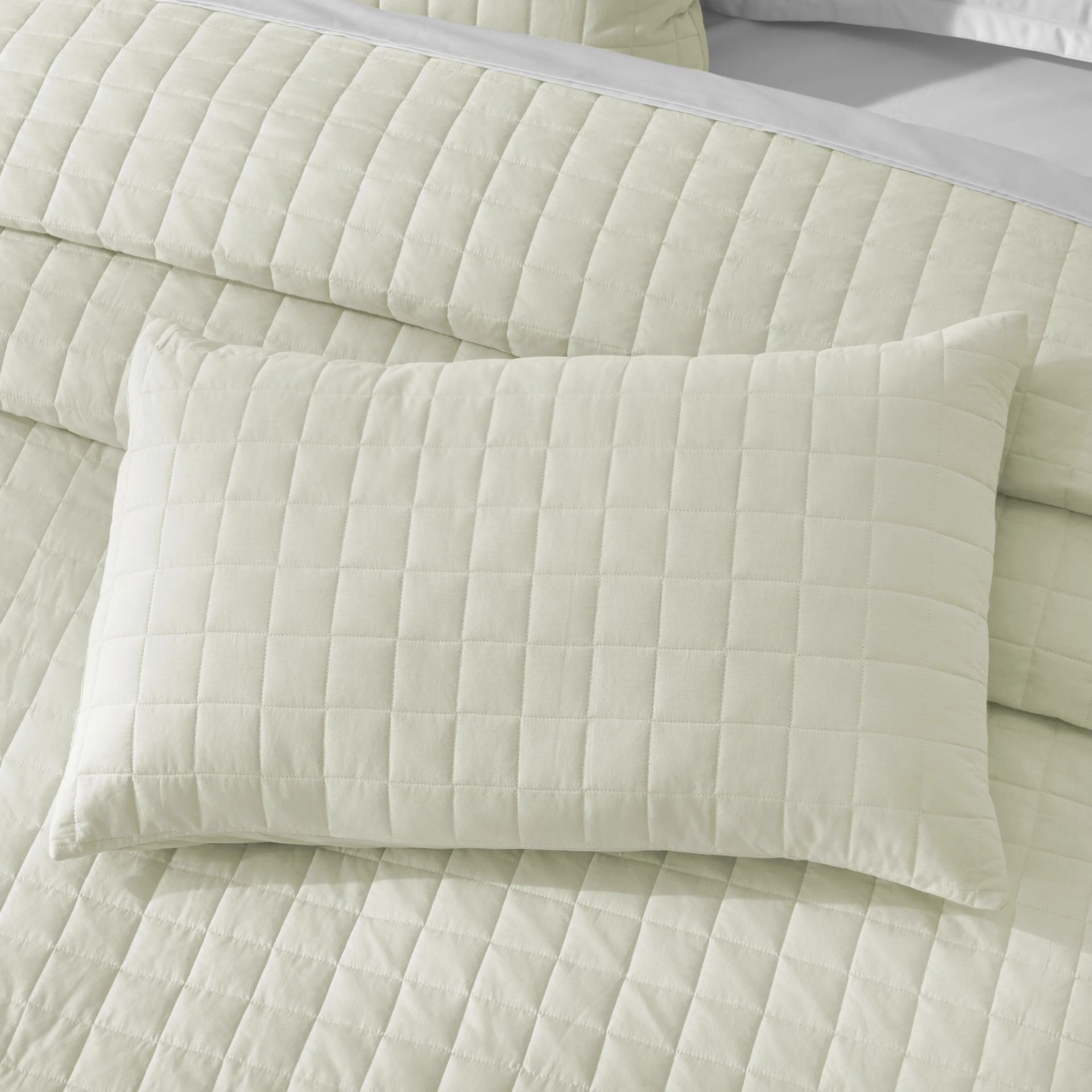 Box Quilted Solid 200 TC 100% Cotton Percale Ivory King Bed Cover Set | Nuvola