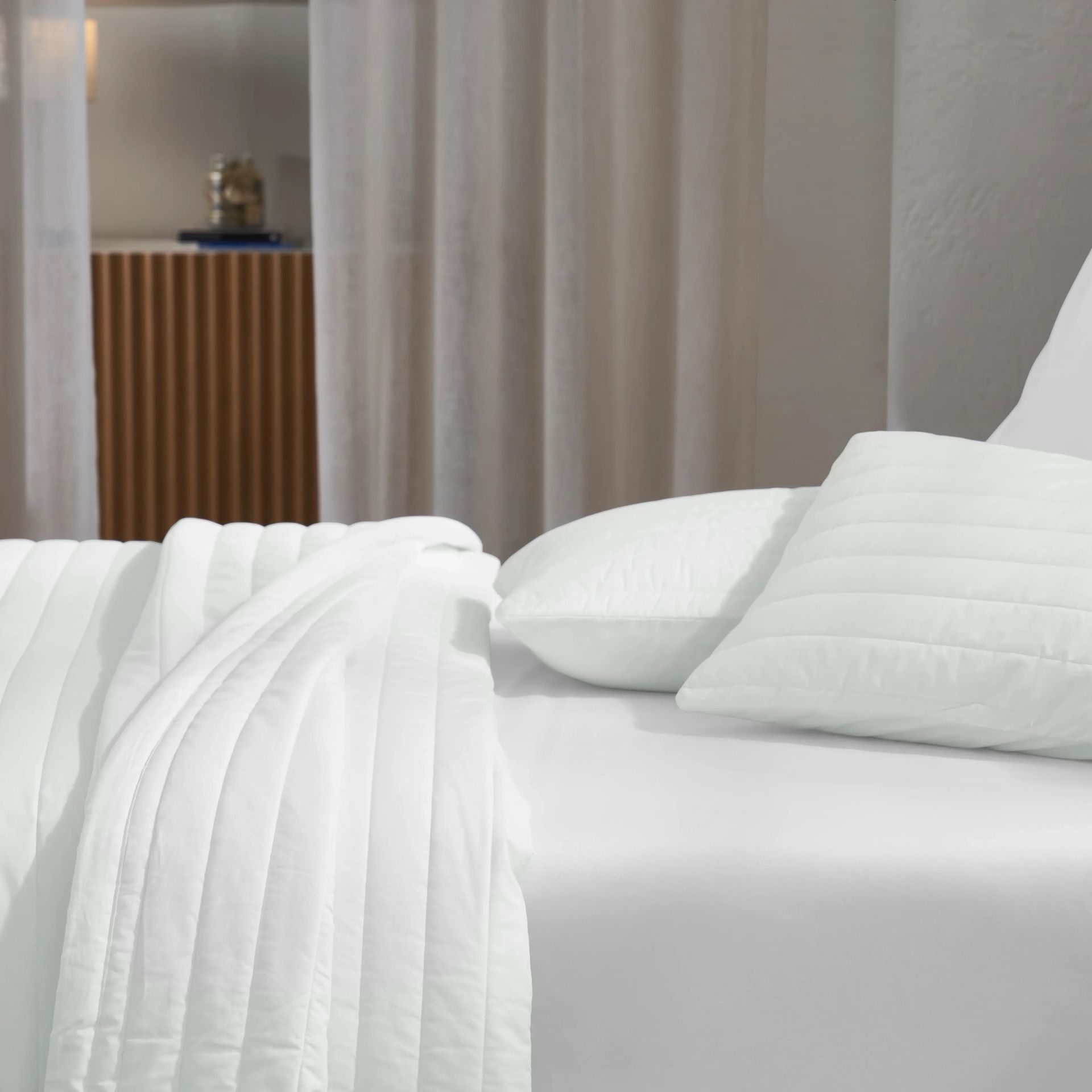 Straight Quilted Solid 200 TC 100% Cotton Percale Optical White King Bed Cover Set | Nuvola