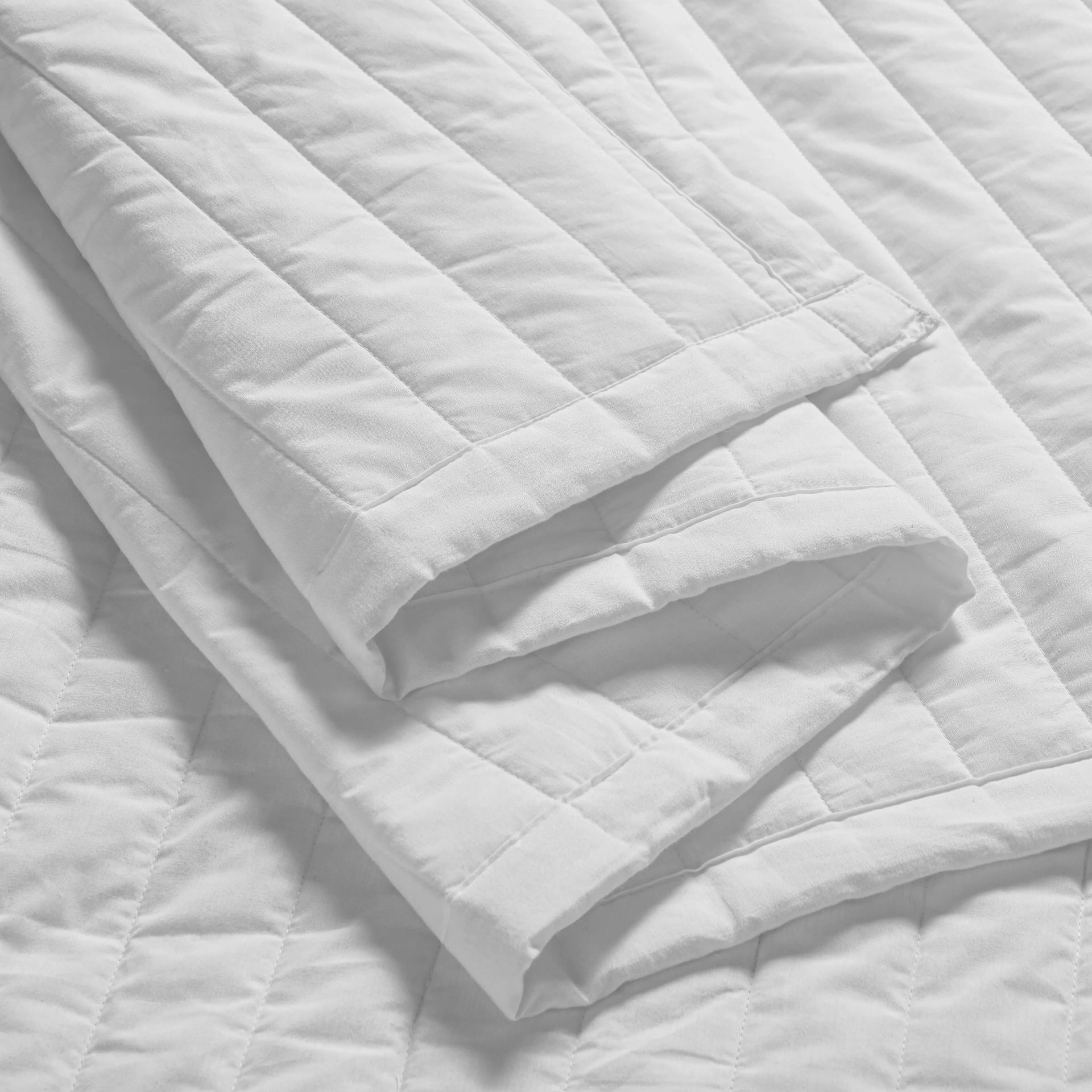 Straight Quilted Solid 200 TC 100% Cotton Percale Optical White King Bed Cover Set | Nuvola