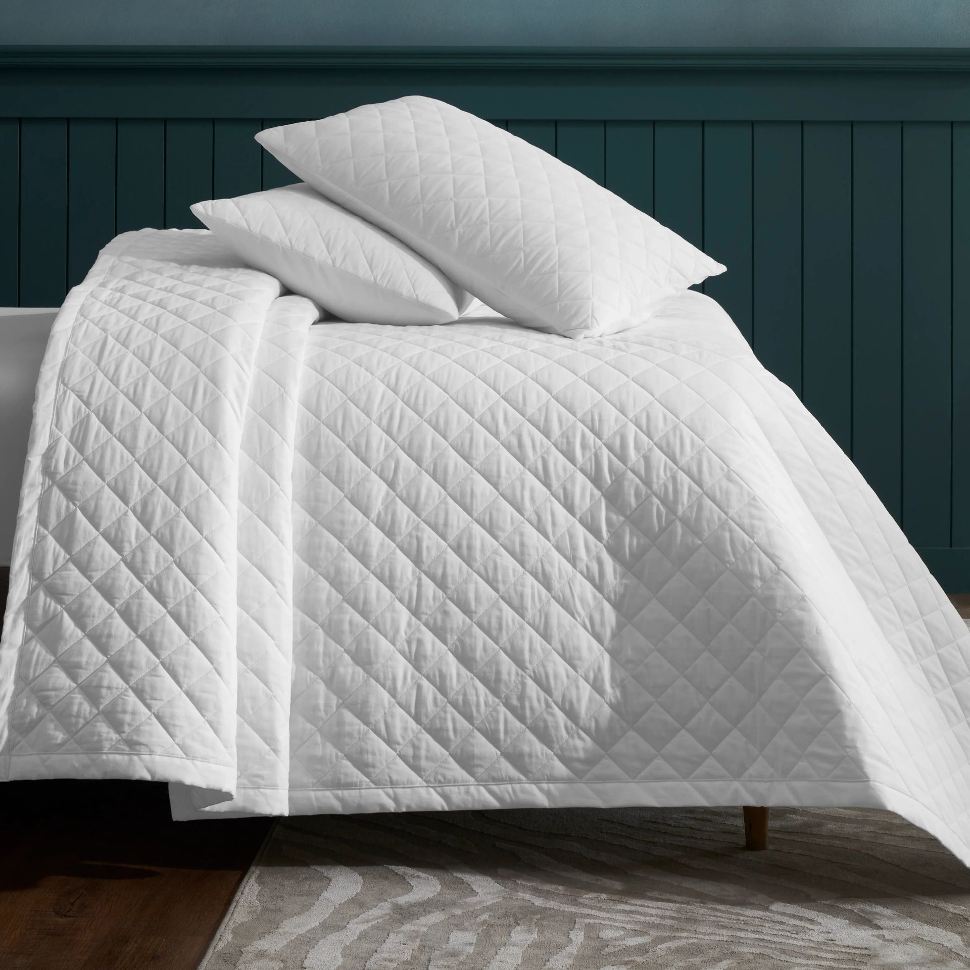Diamond Quilted Solid 200 TC 100% Cotton Percale Optical White King Bed Cover Set | Nuvola