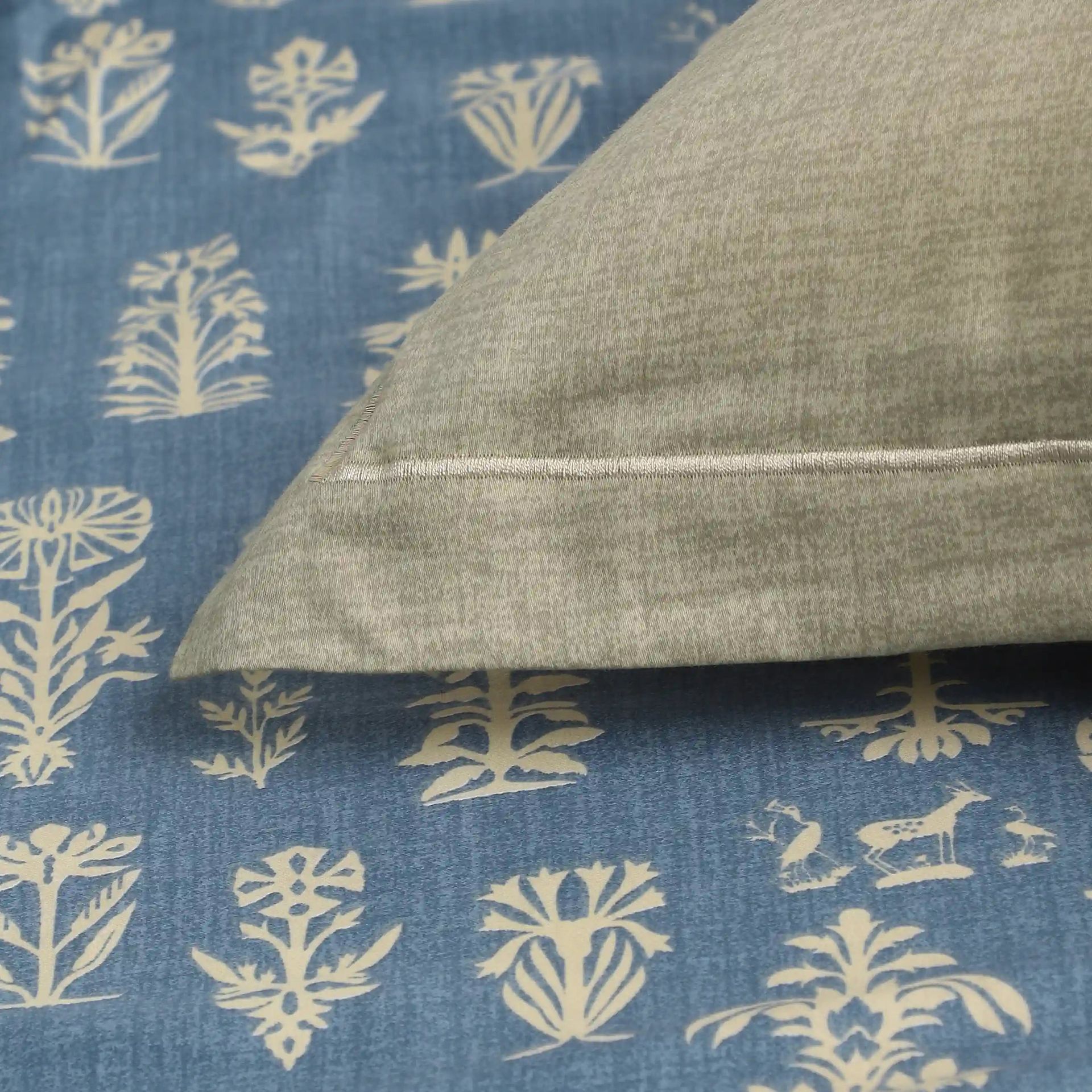 Ethnic 250 TC 100% Cotton Dark Blue King Fitted Sheet Set | Fergana