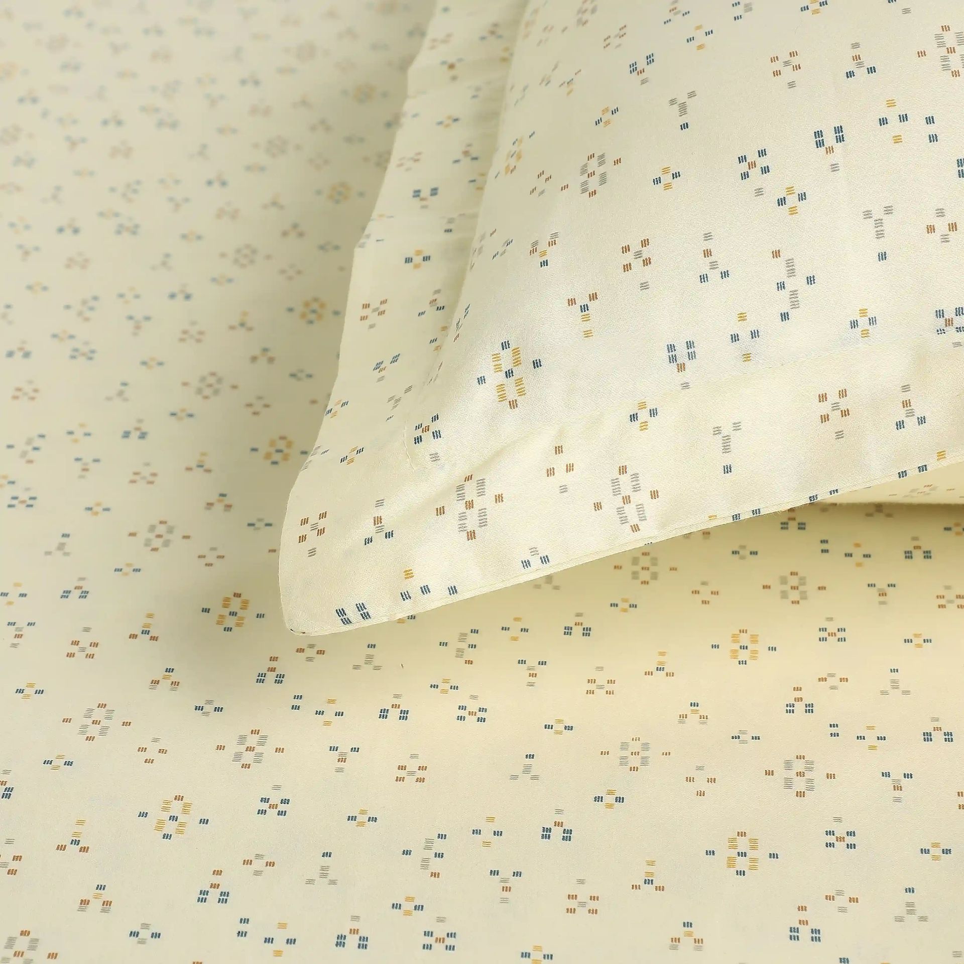 Geometric 250 TC 100% Cotton Multicolour King Fitted Sheet Set | Yutori