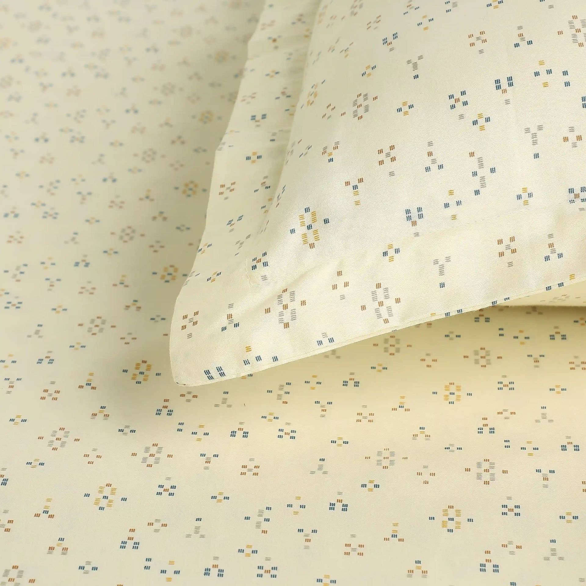 Geometric 250 TC 100% Cotton Multicolour Super King Bedsheet Set | Yutori