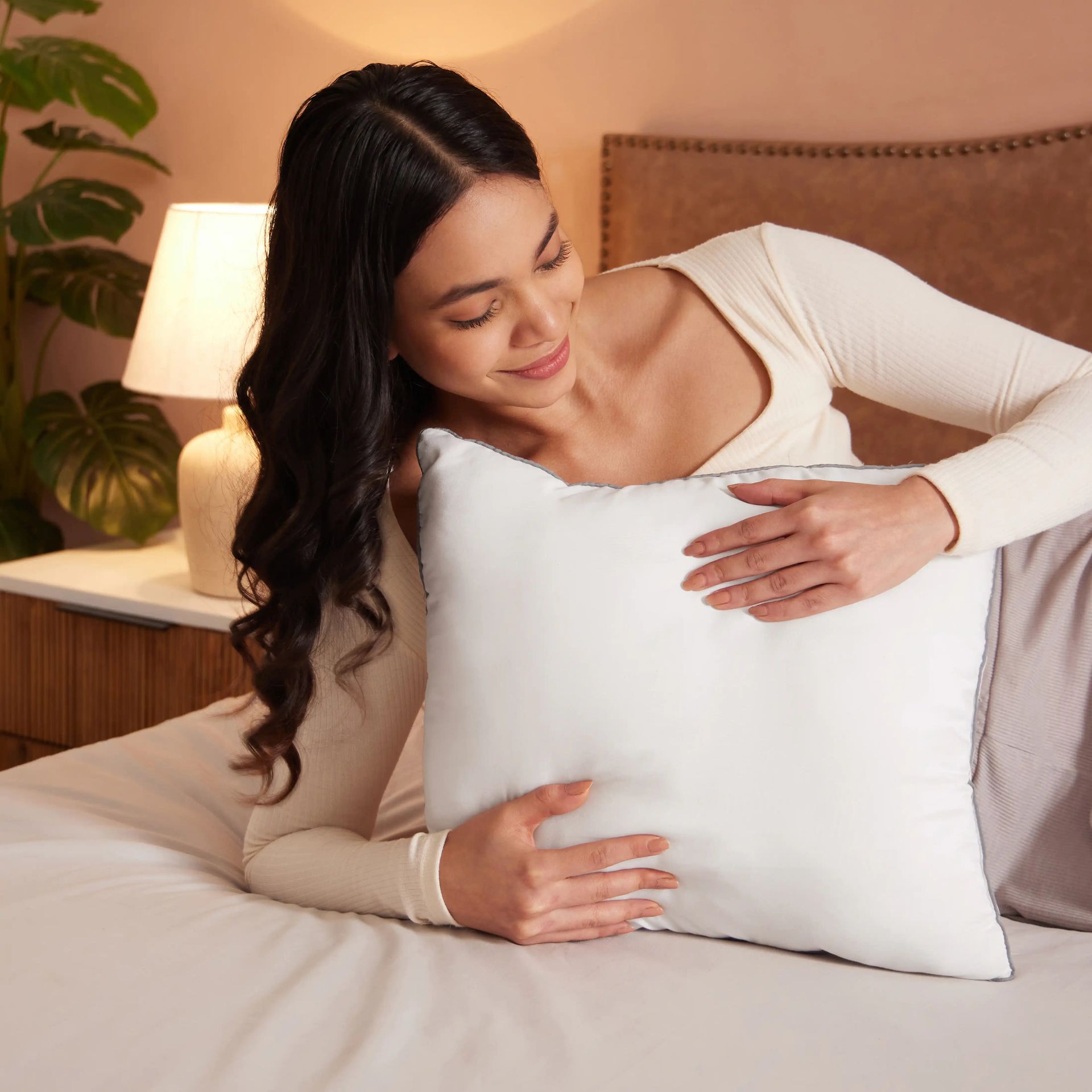 Solid Dyed 100% Polyester White Cushion Filler | Snow Soft