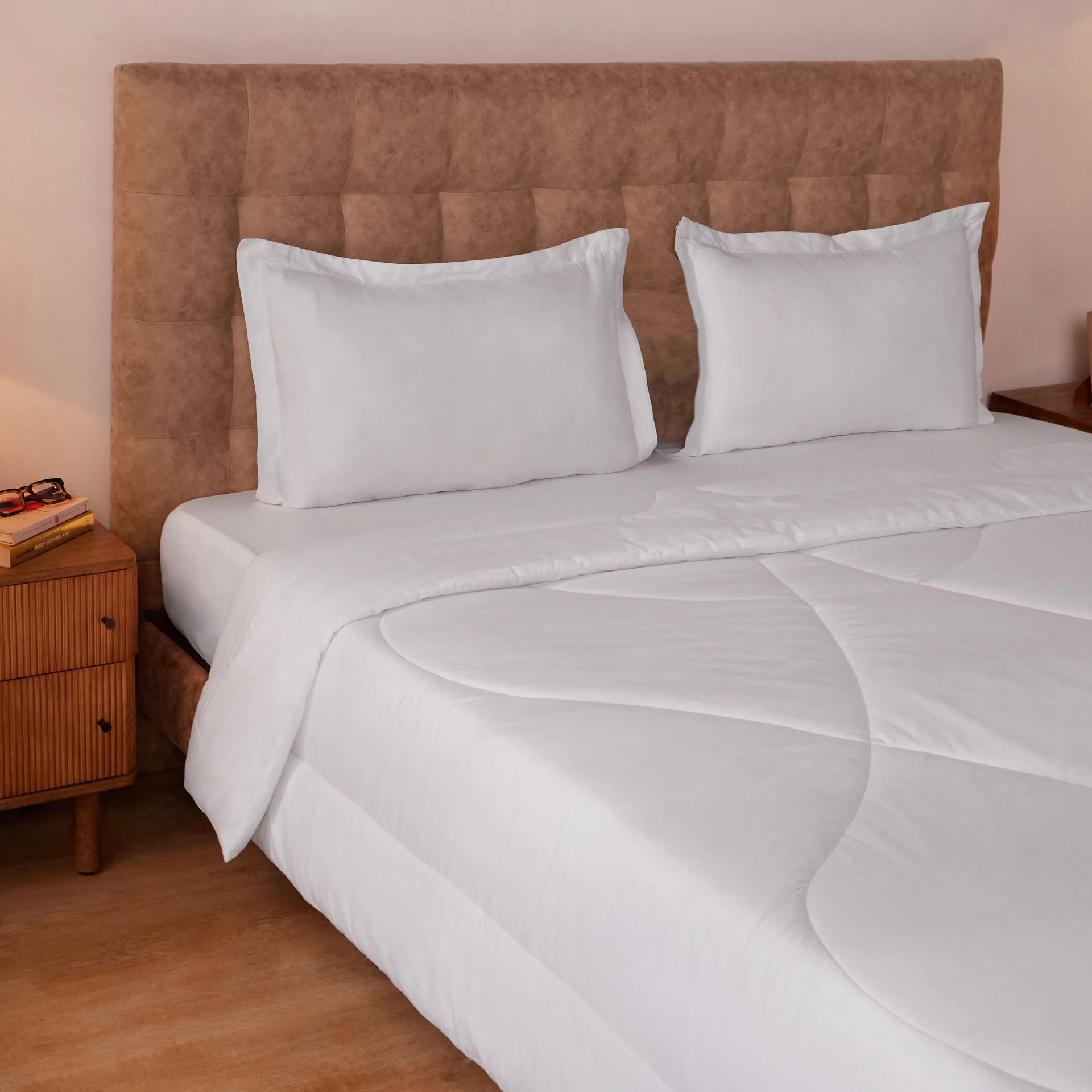 Solid Dyed 120 GSM Cotton White Double Comforter | Paleto